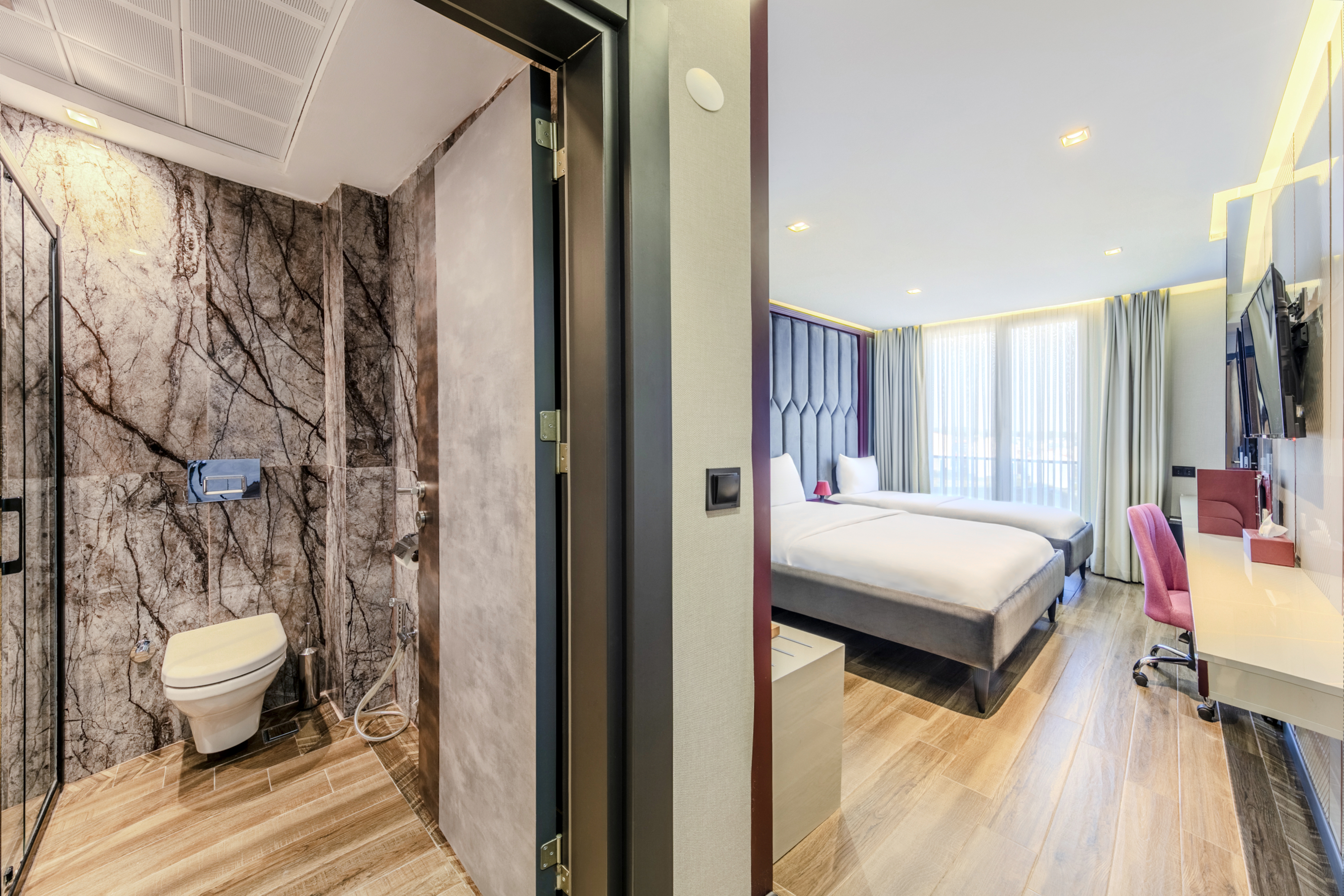 Double or Twin Deluxe One Bed