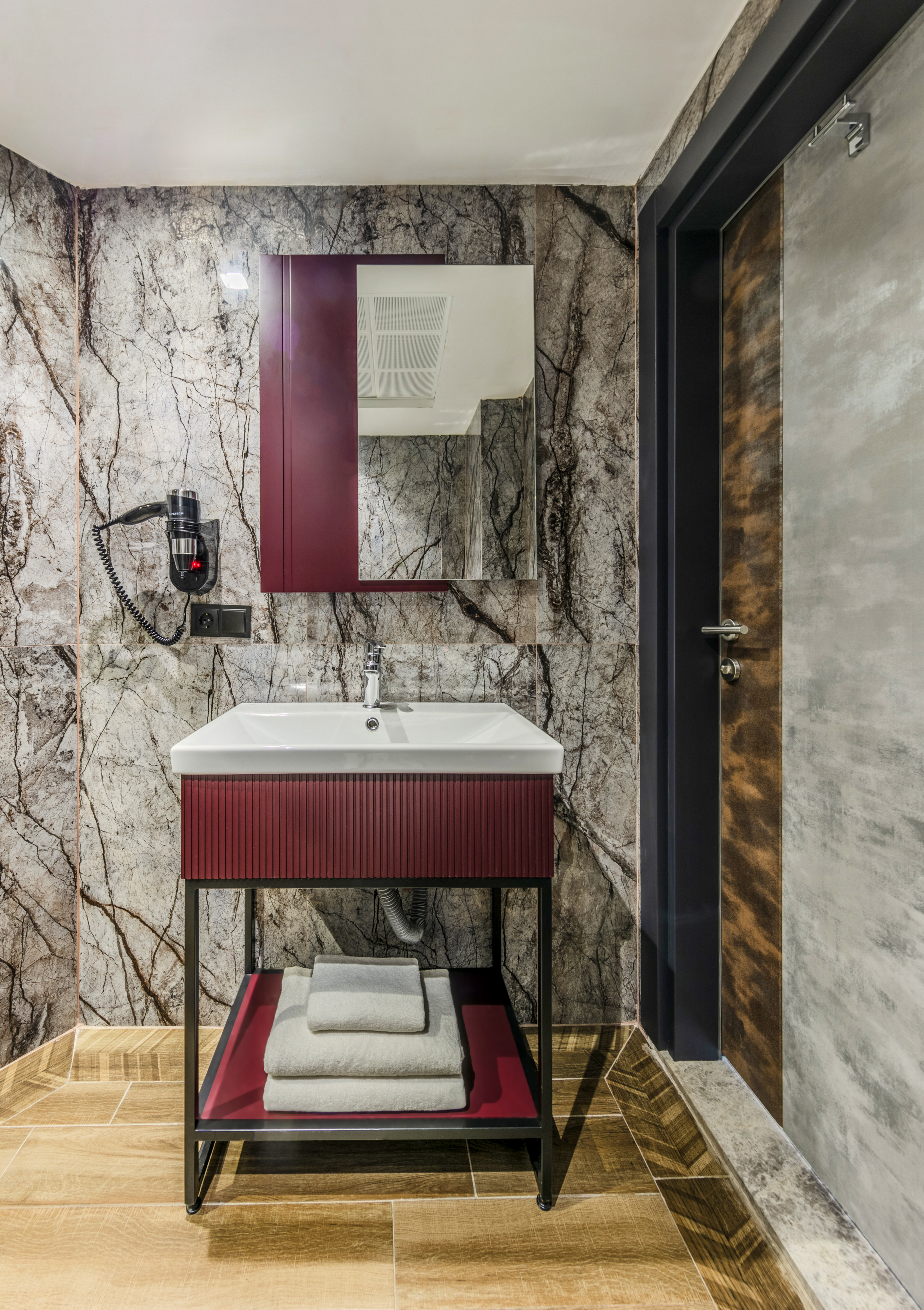 Double or Twin Deluxe One Bed