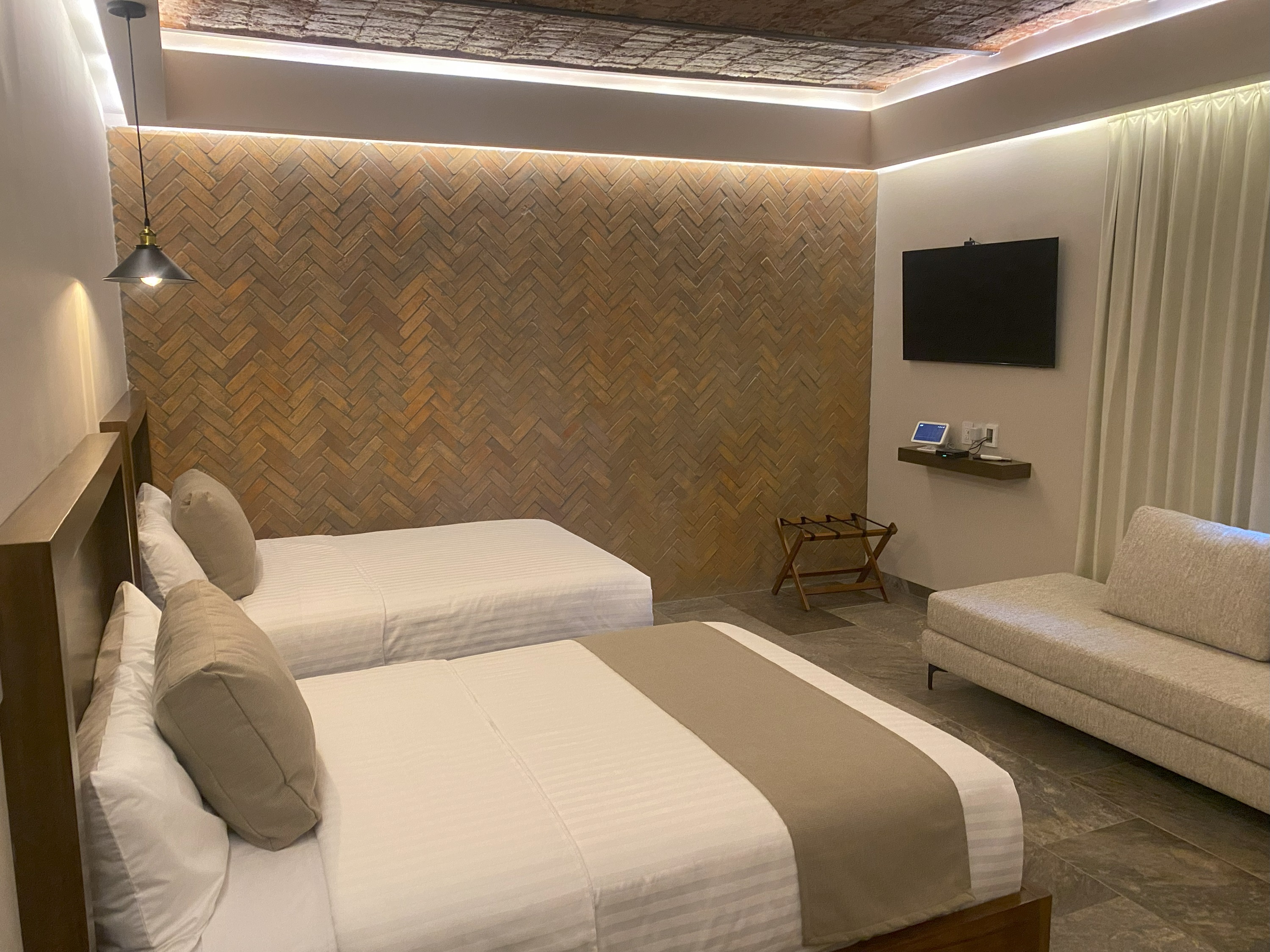 Double Deluxe Two Beds