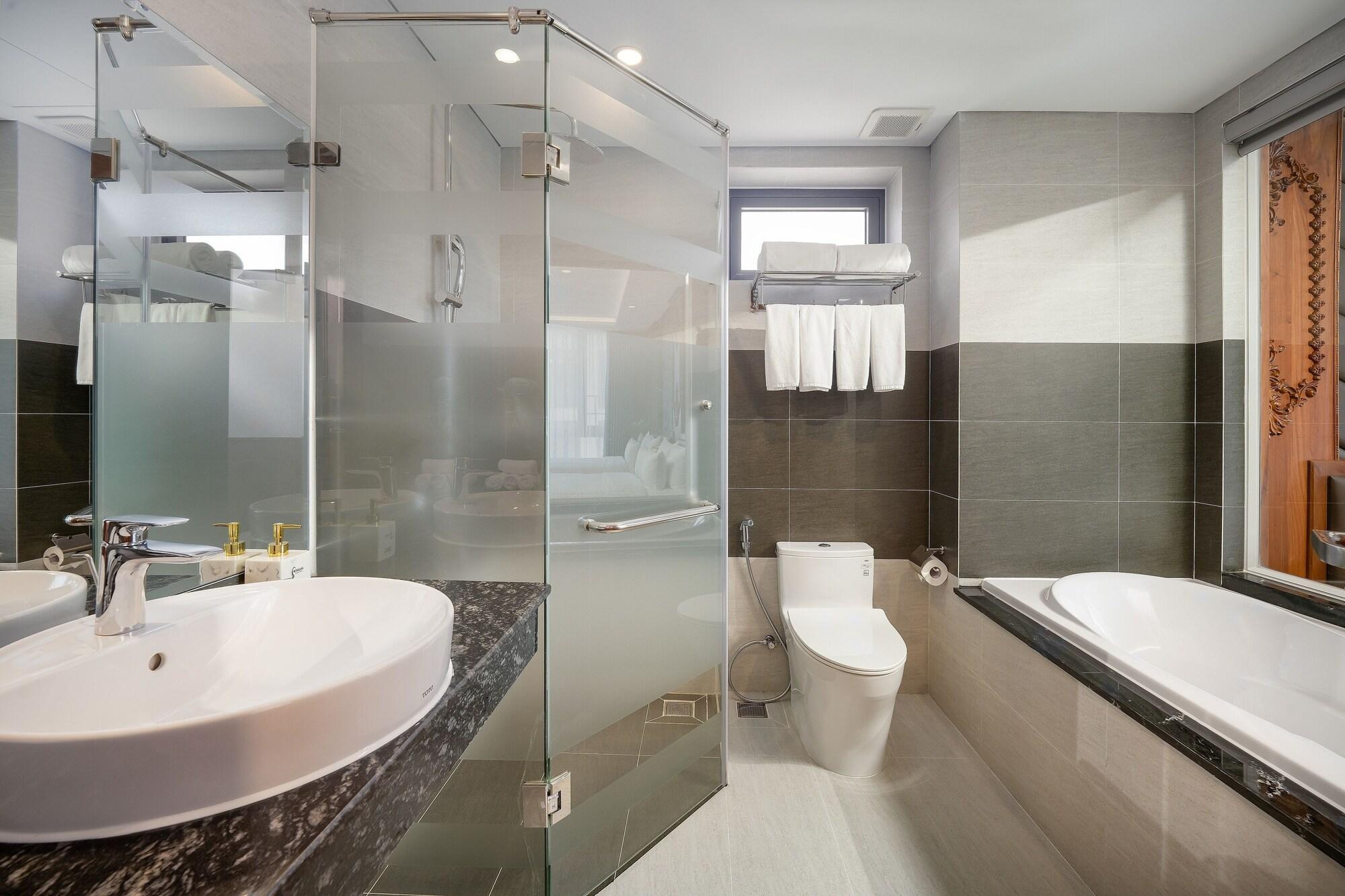 Family Room Two Queen Beds