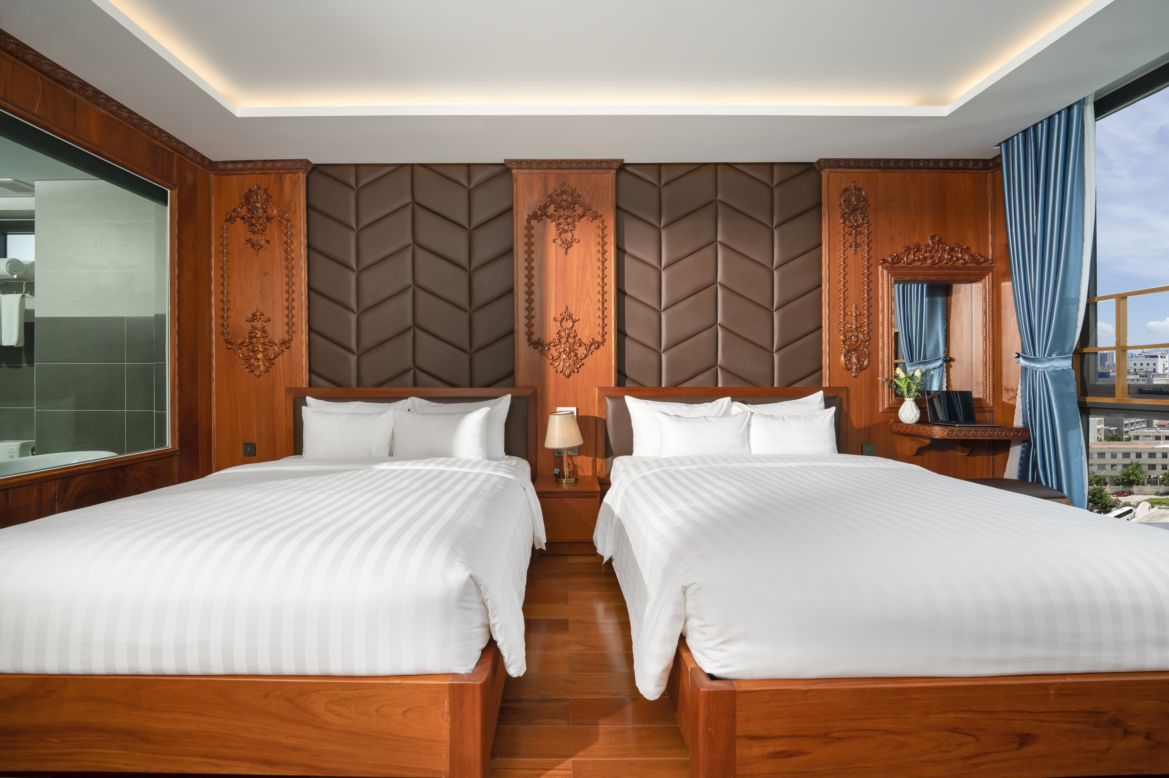 Family Room Two Queen Beds