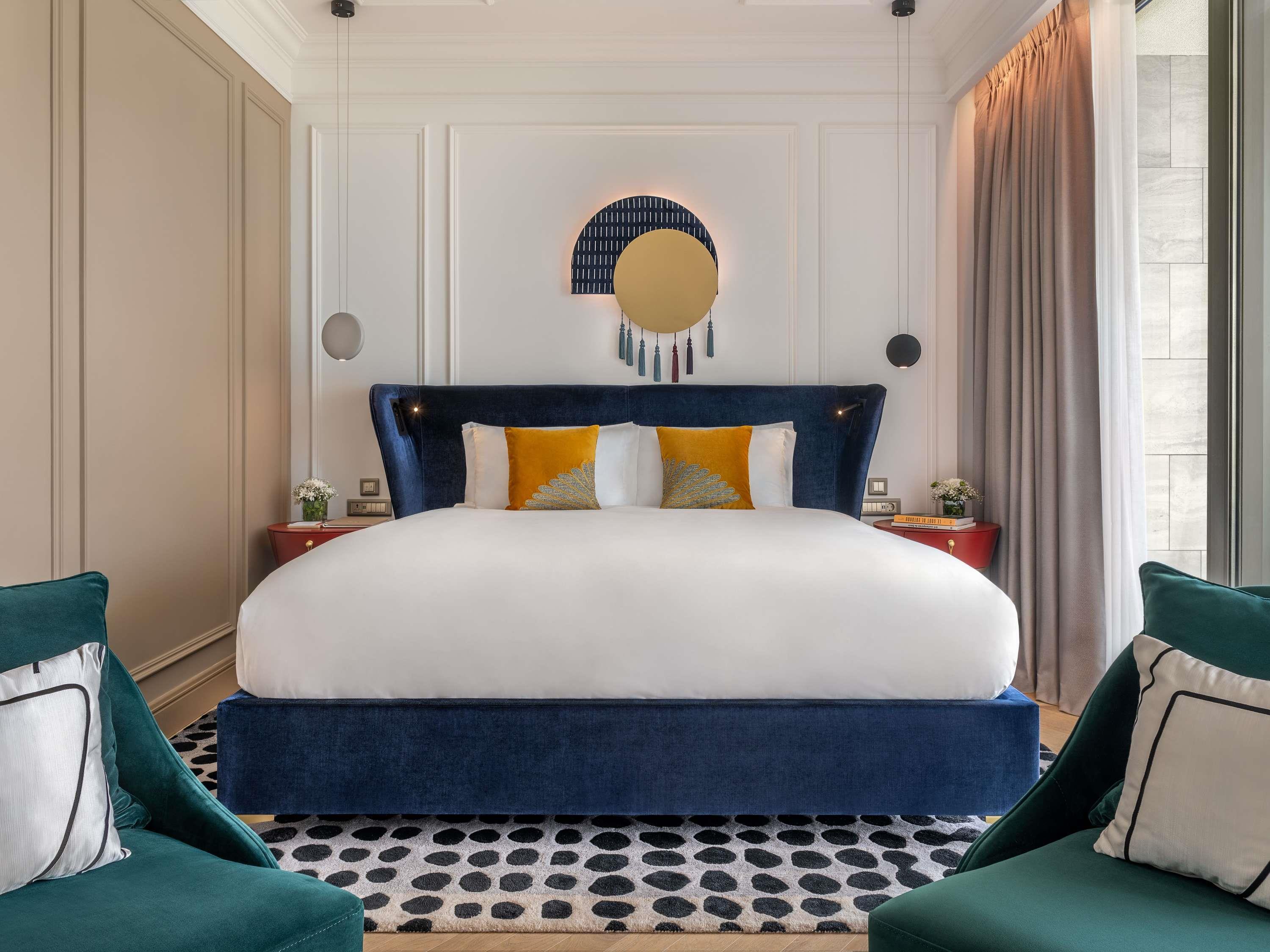 Junior Suite Club King Bed