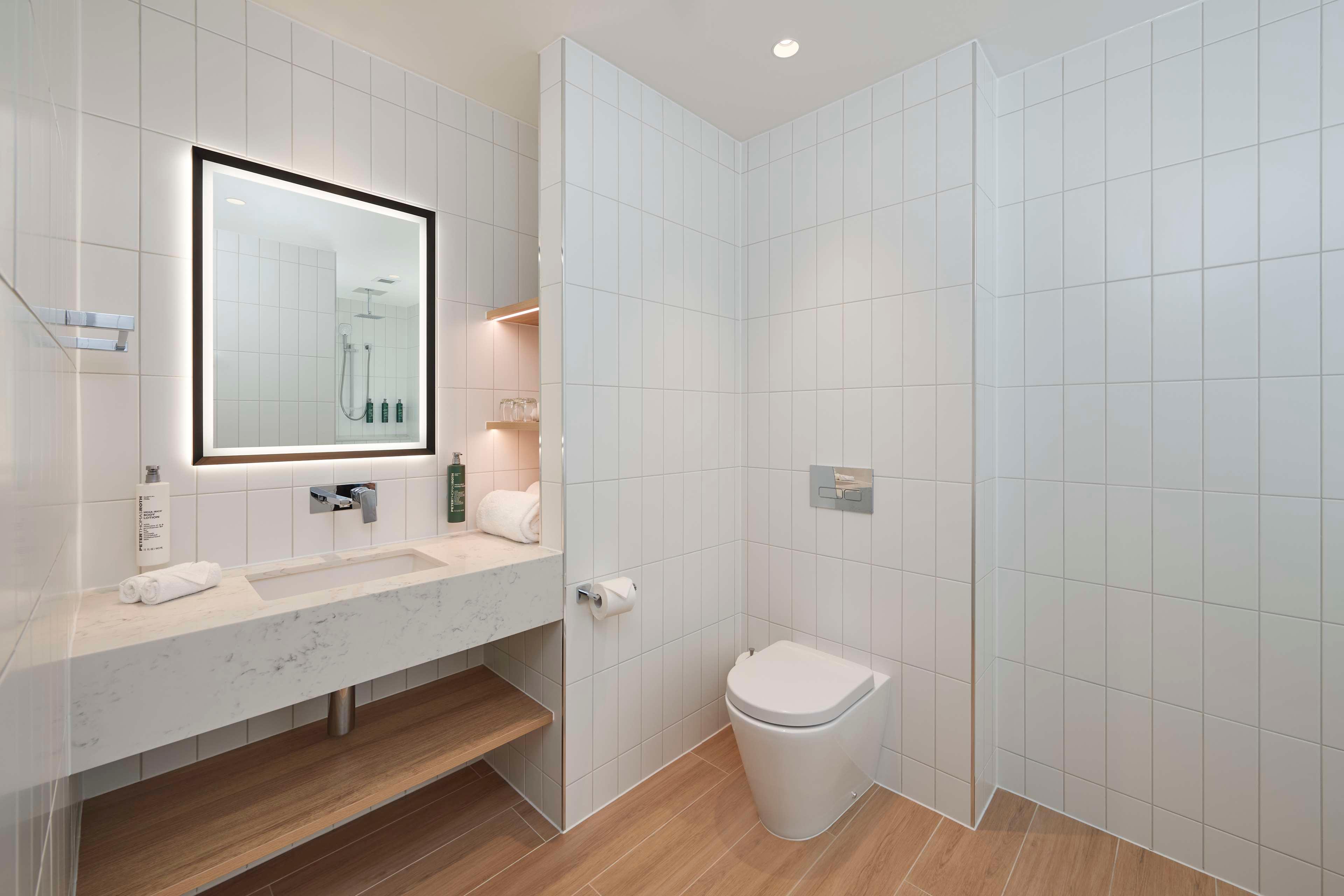 Double Deluxe King Bed