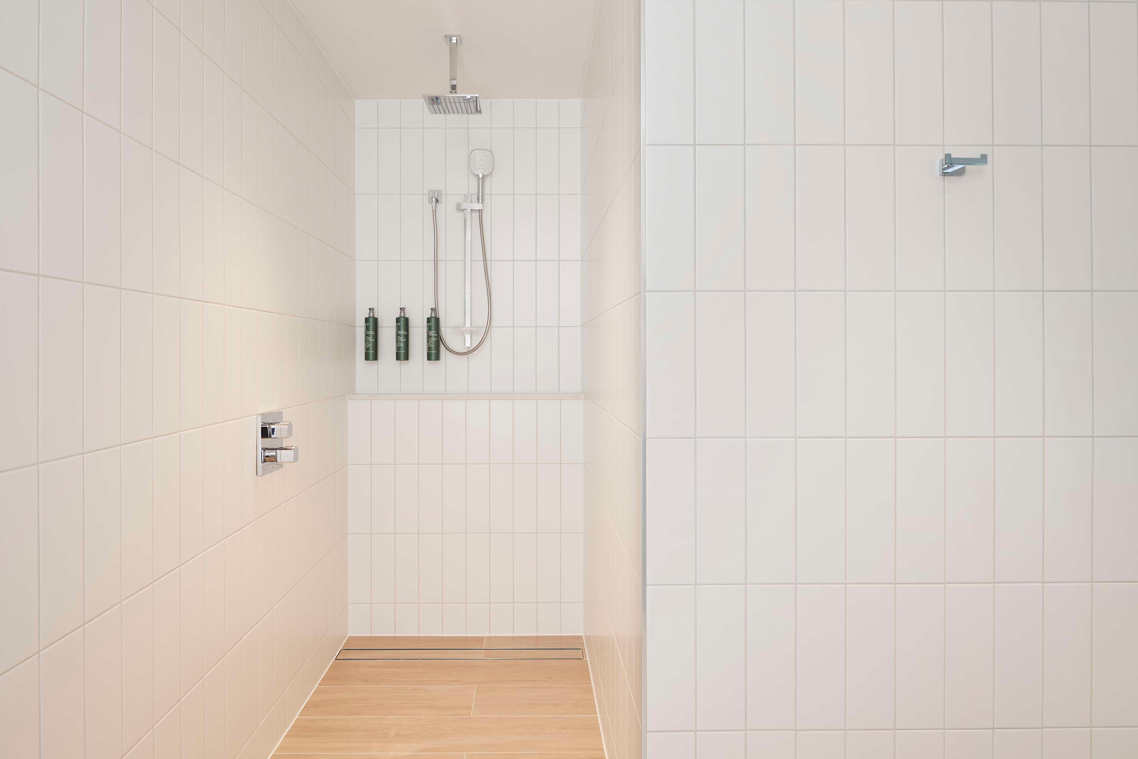 Double Deluxe King Bed