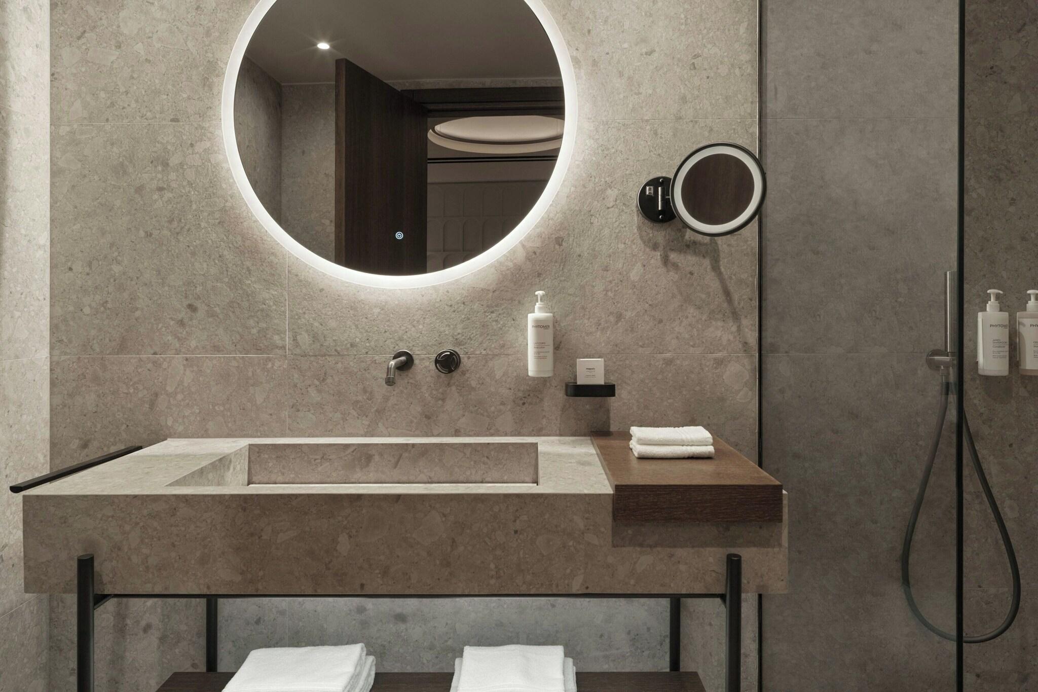 Double Superior with Views