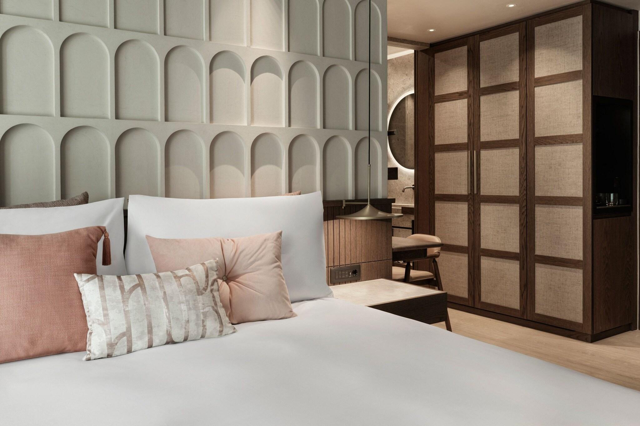 Double Superior with Views