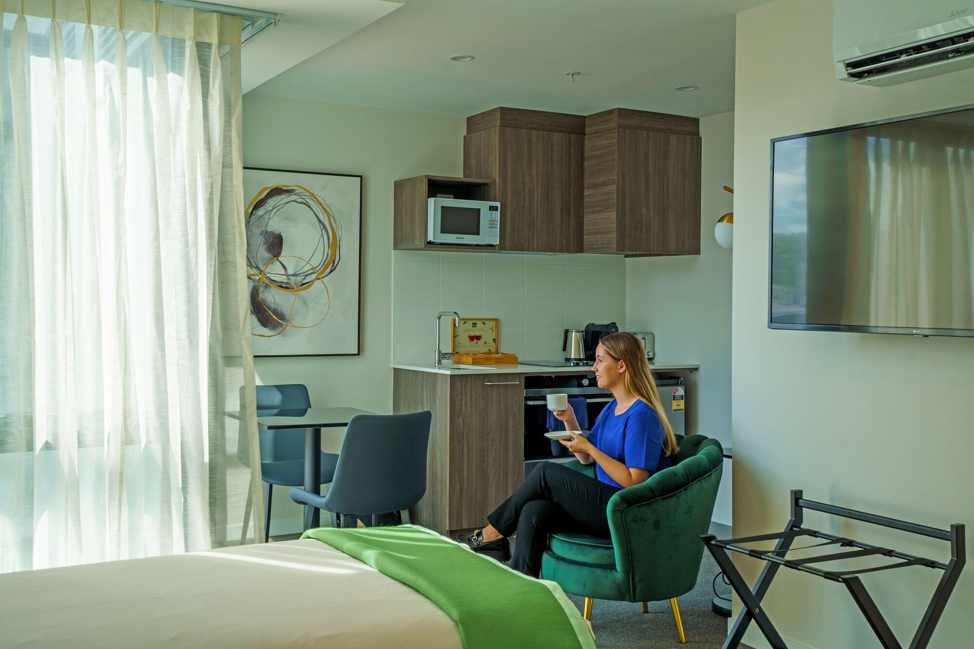 Studio King Size Bed