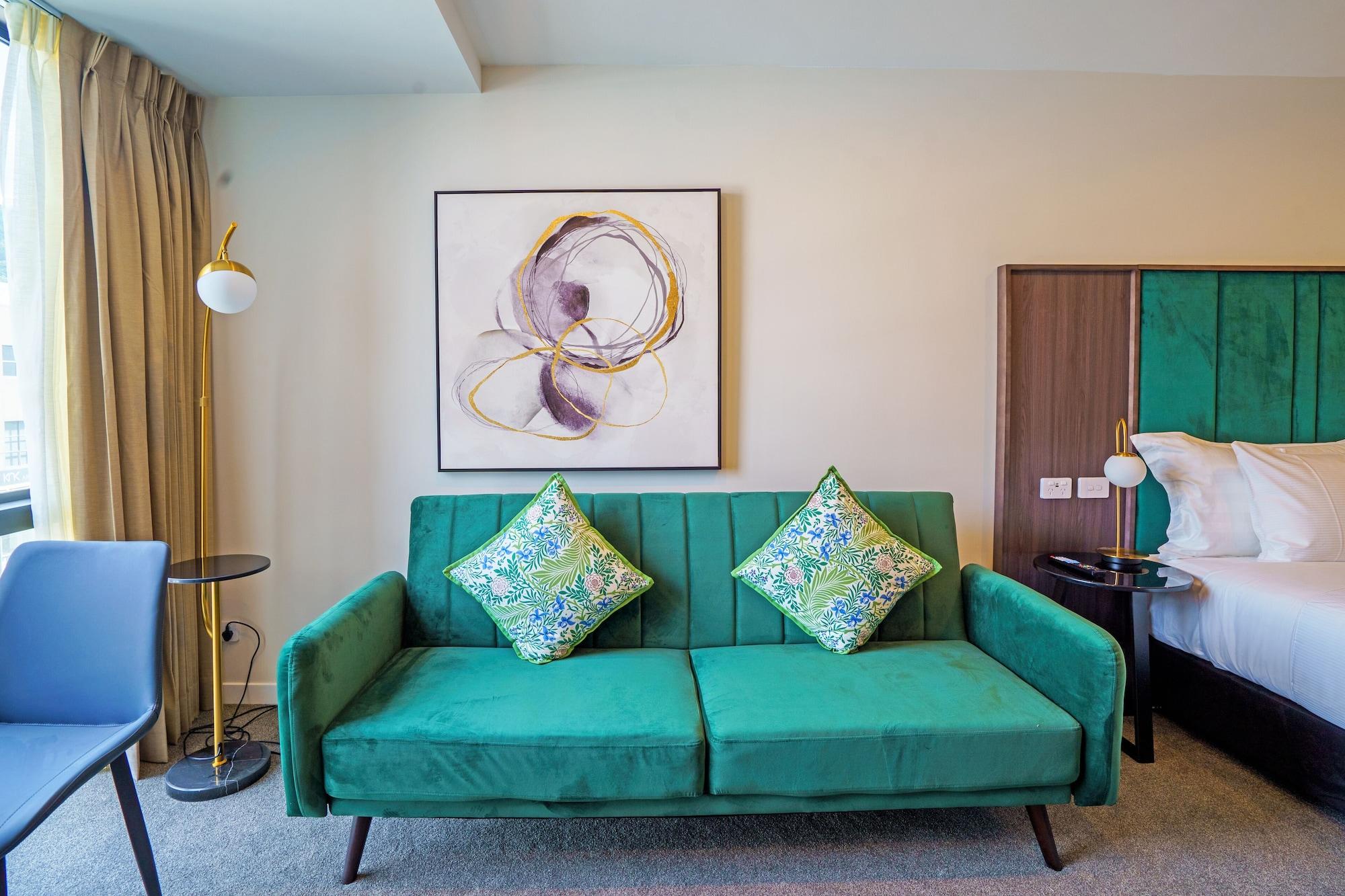 Studio Deluxe King Bed