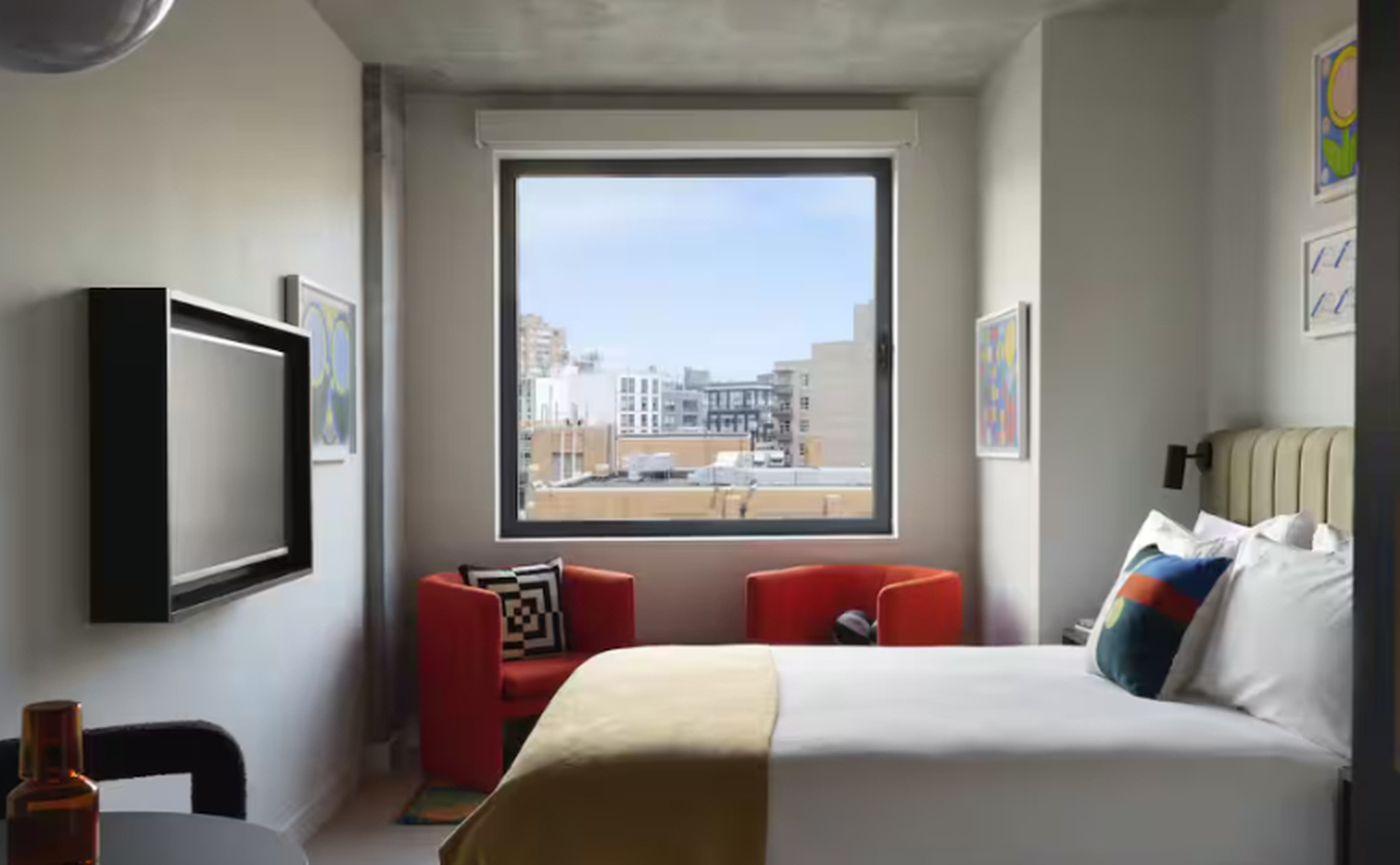 Room Queen Size Bed