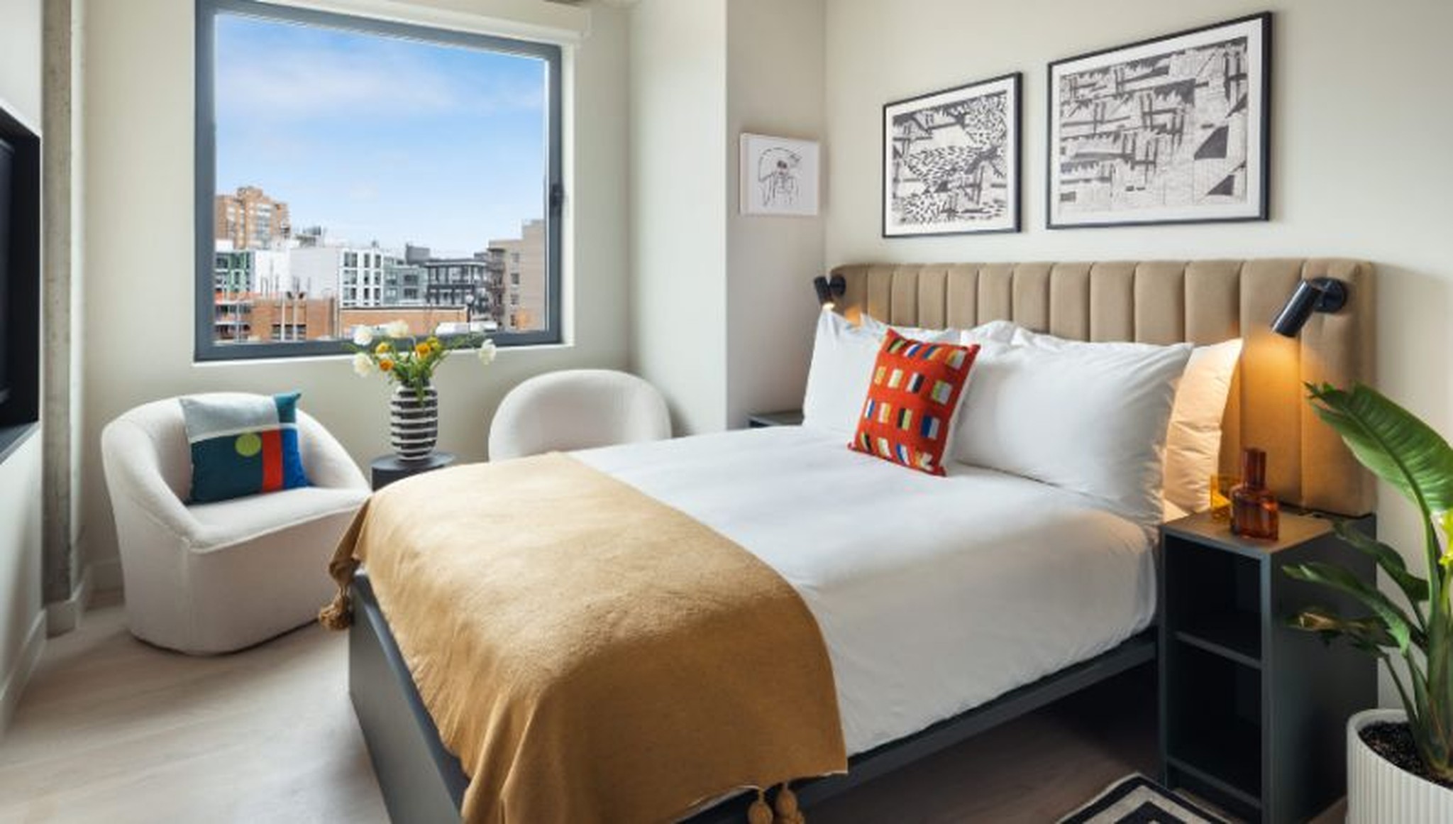 Room Queen Size Bed