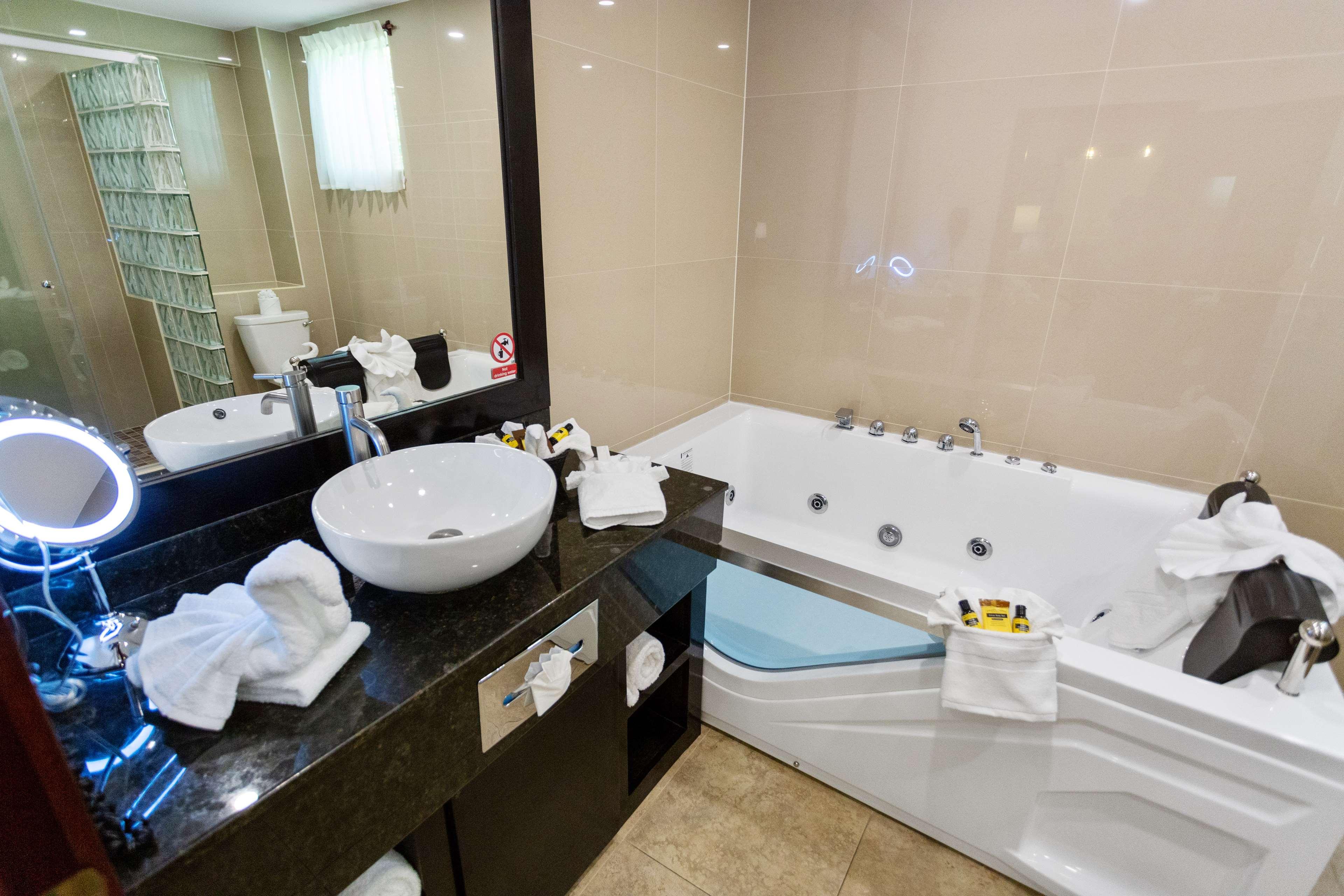 Junior Suite King Bed Non Smoking