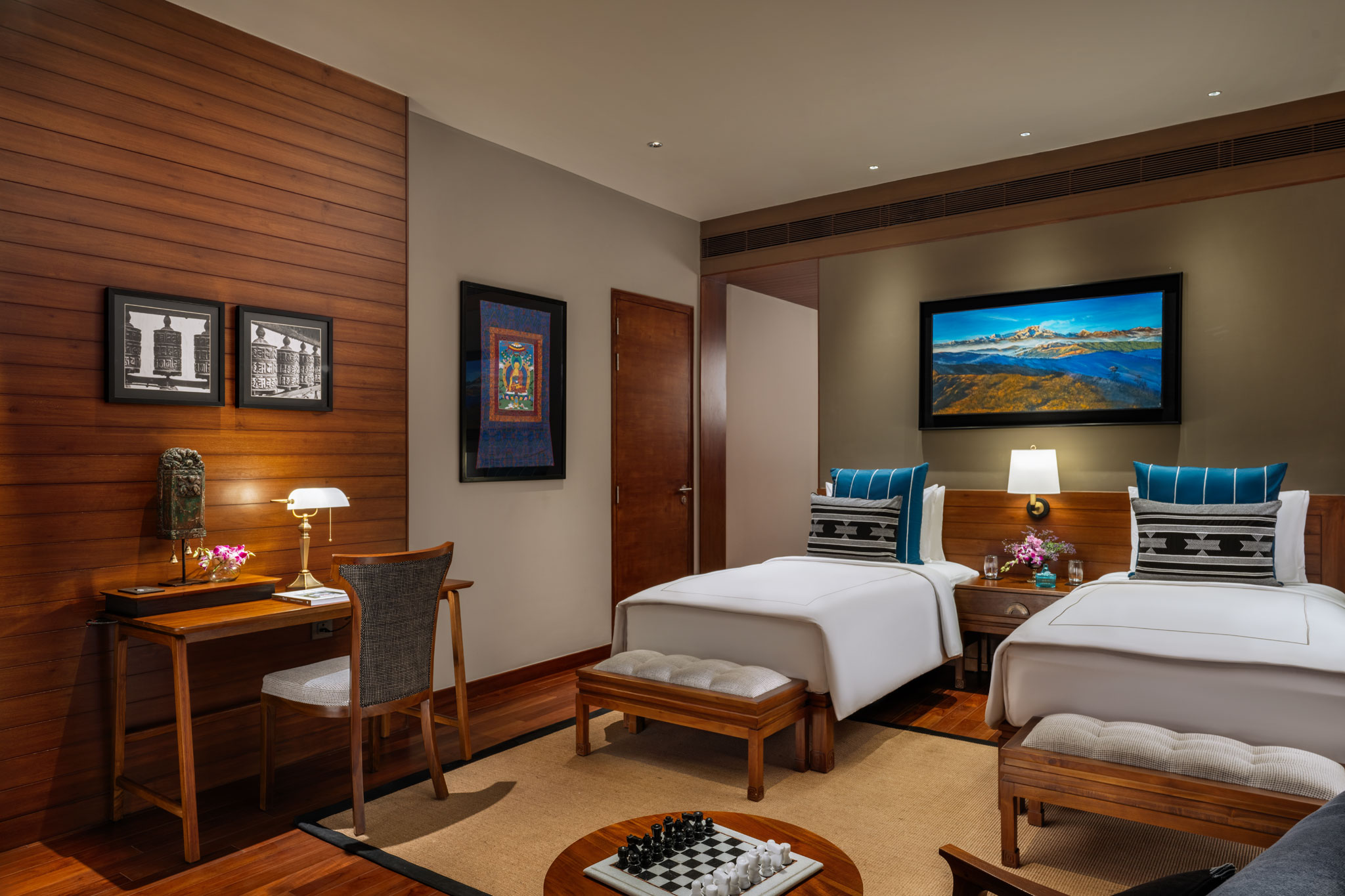 Twin Deluxe Mountain View