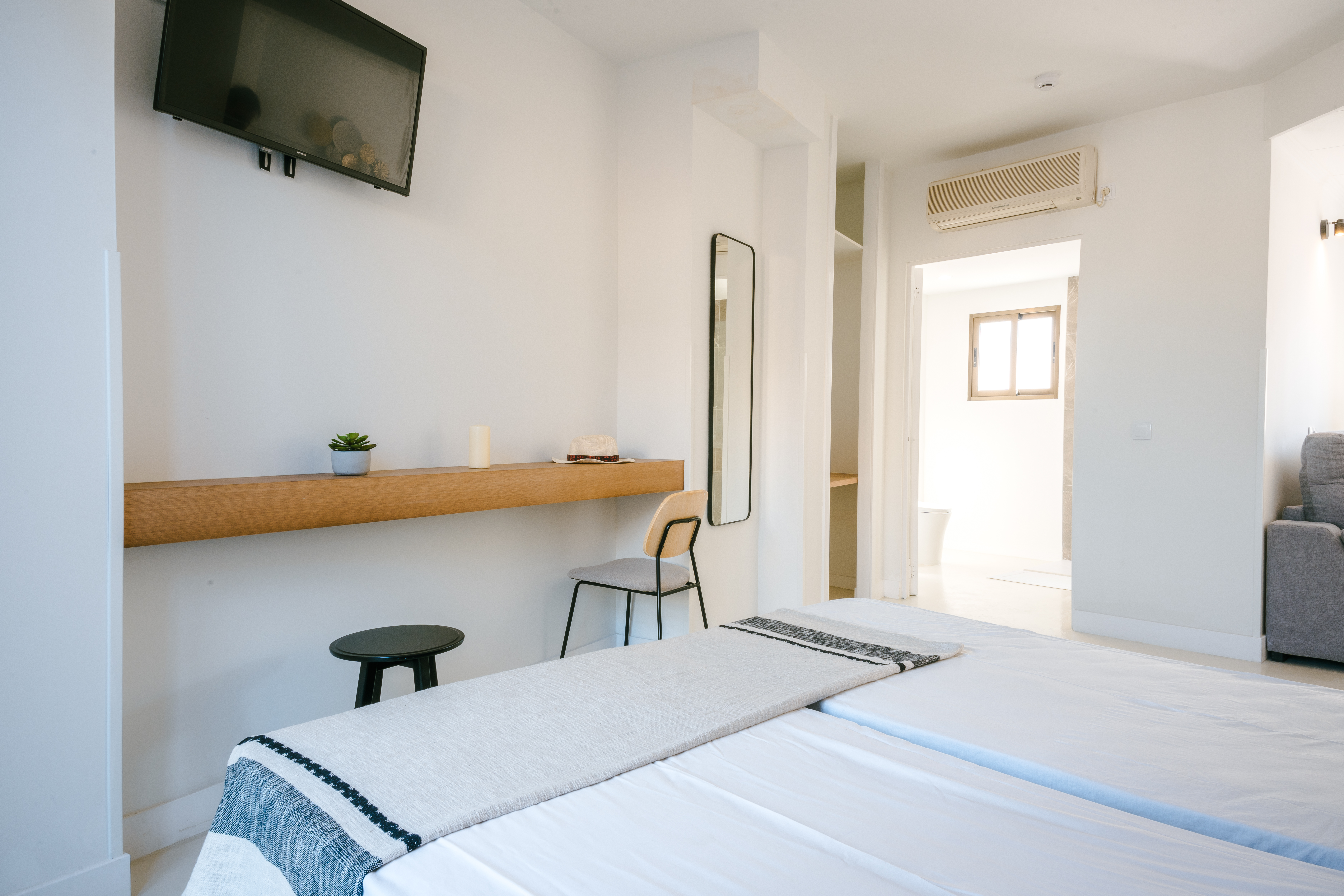 Double or Twin Standard