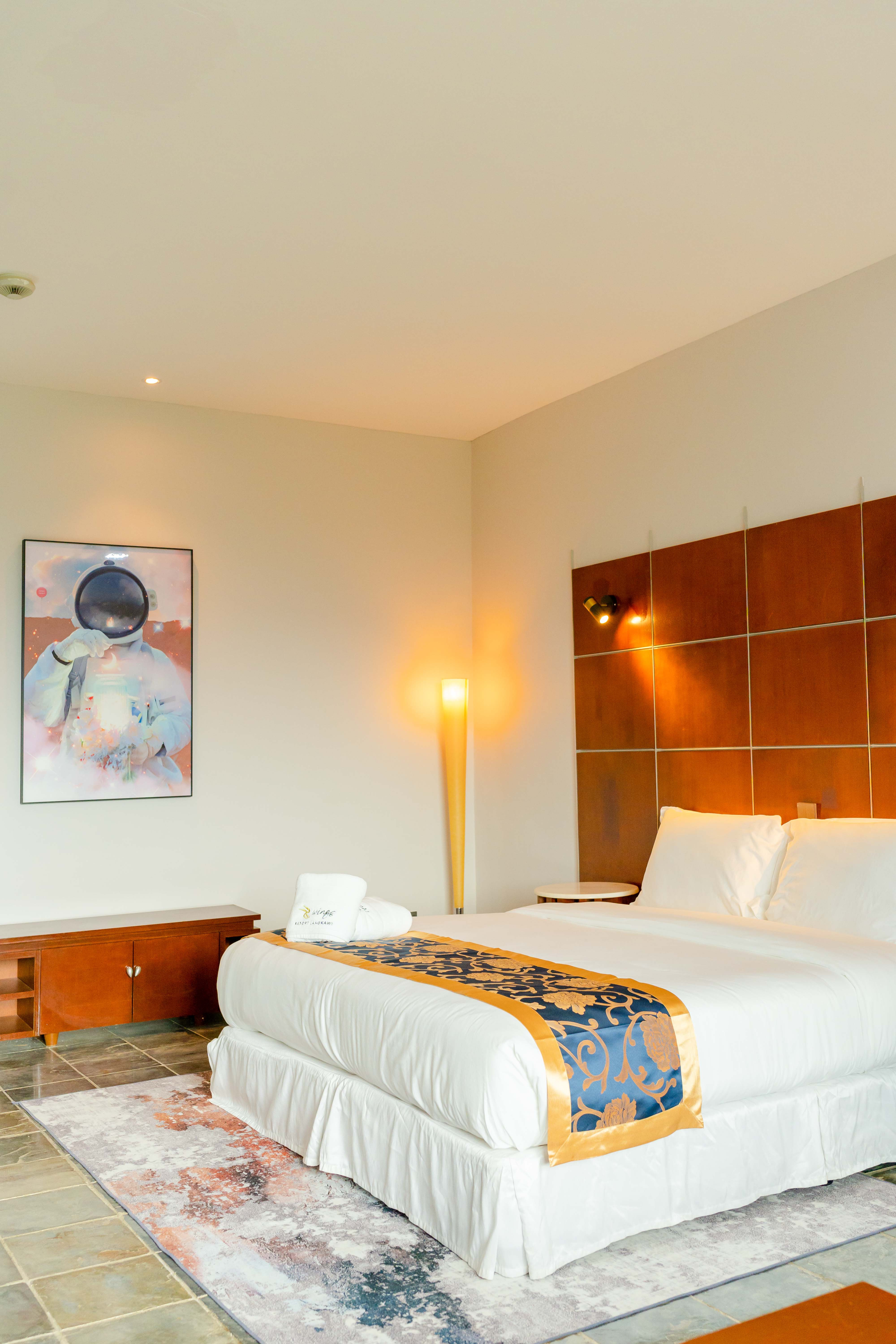 Double Deluxe King Bed