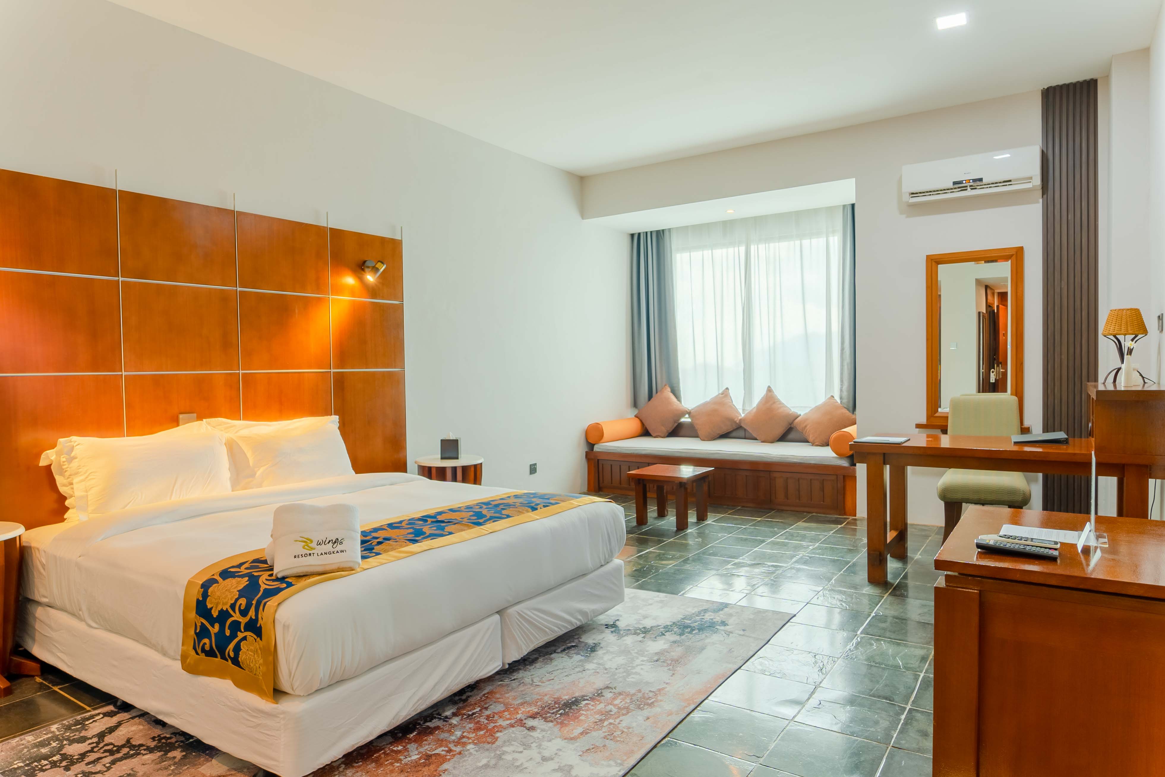 Double Deluxe King Bed