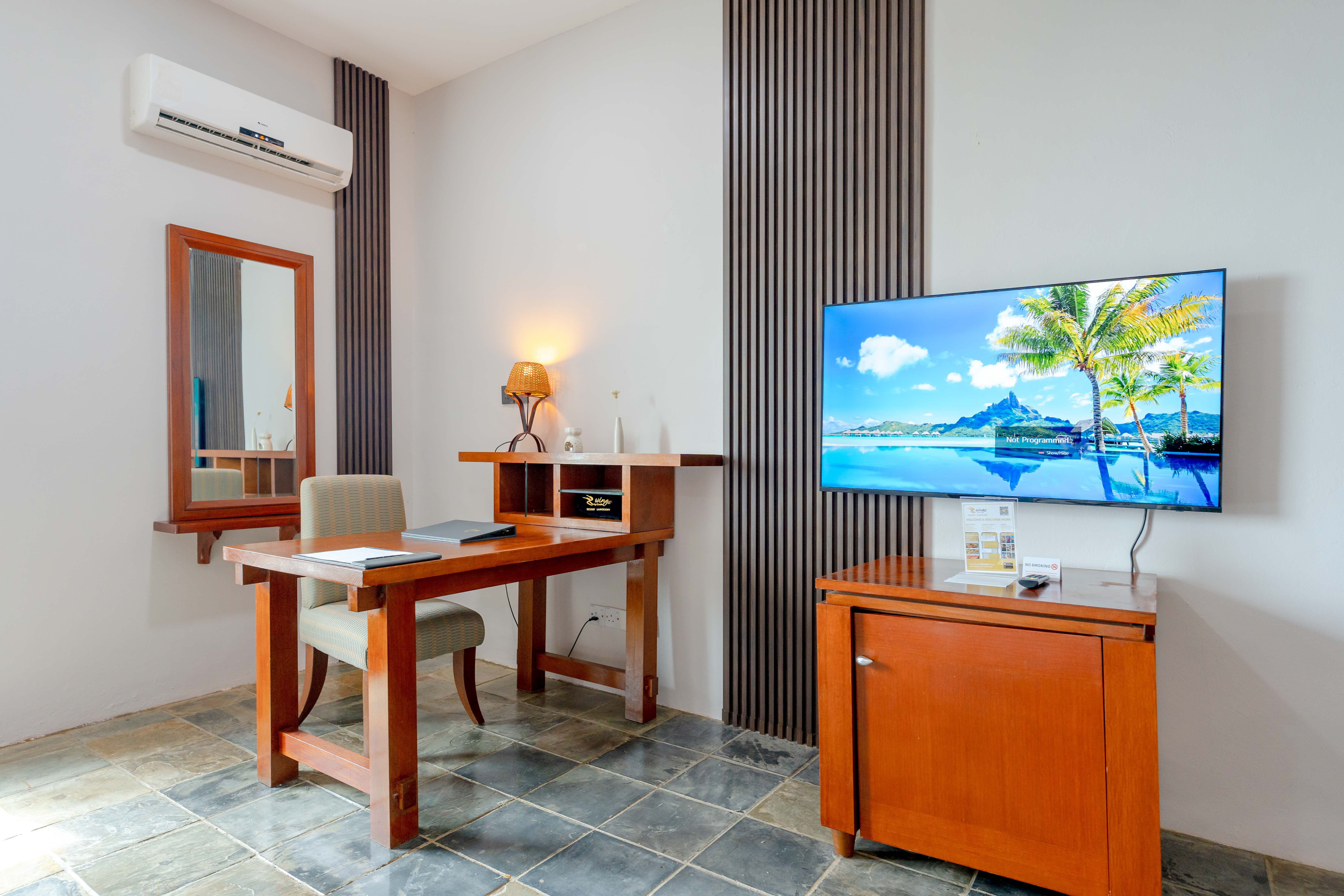 Family Room Deluxe Two Bedroom