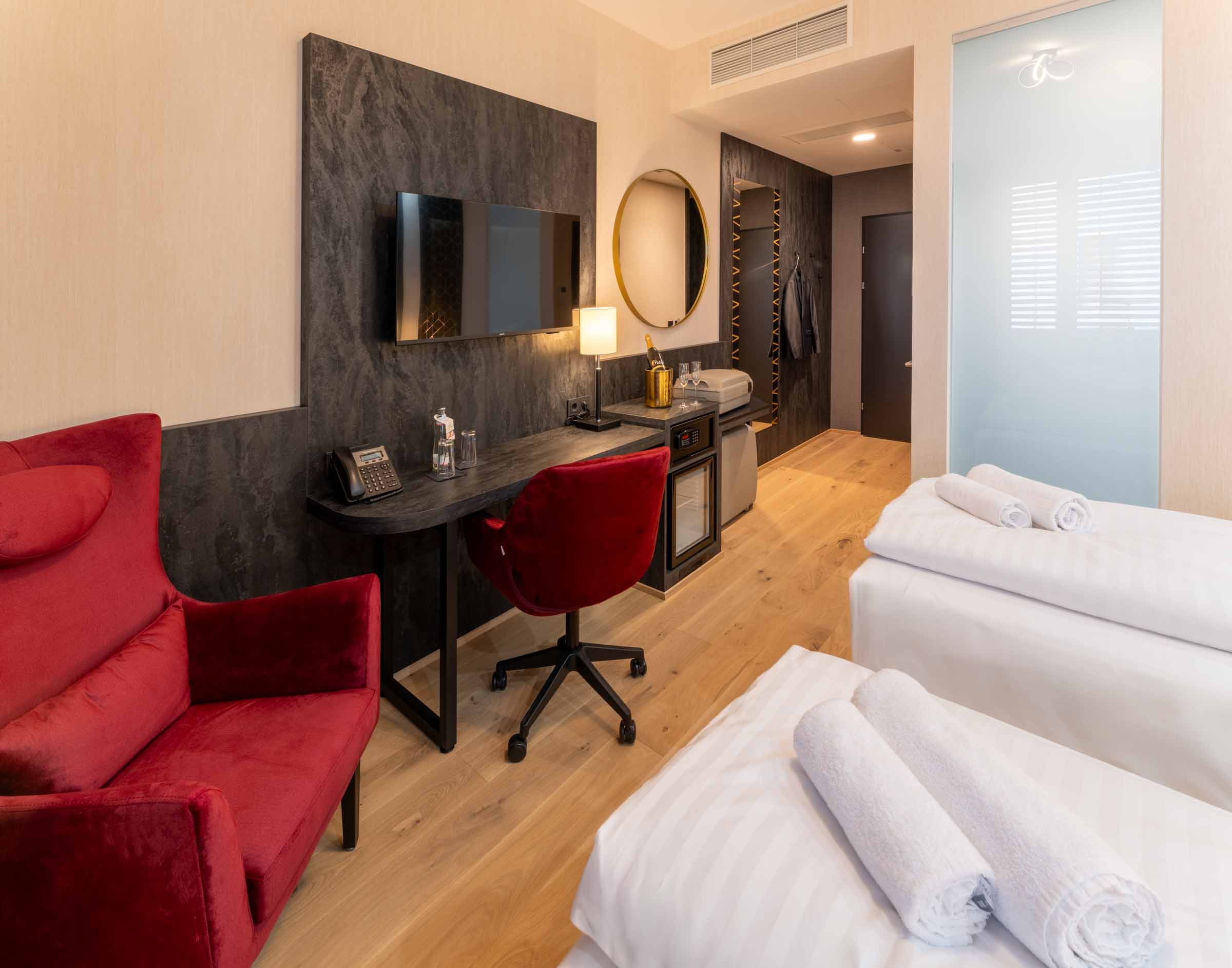 Double or Twin One Bed