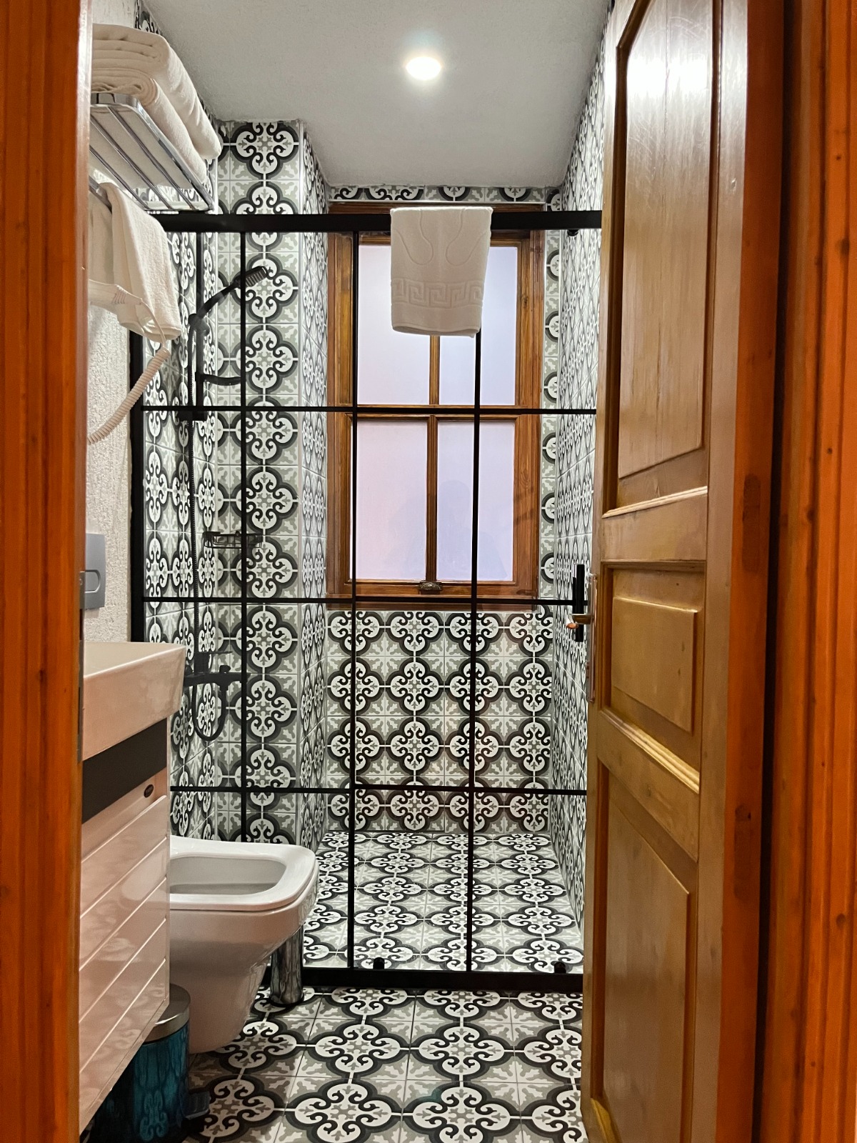 Double or Twin King Size Bed