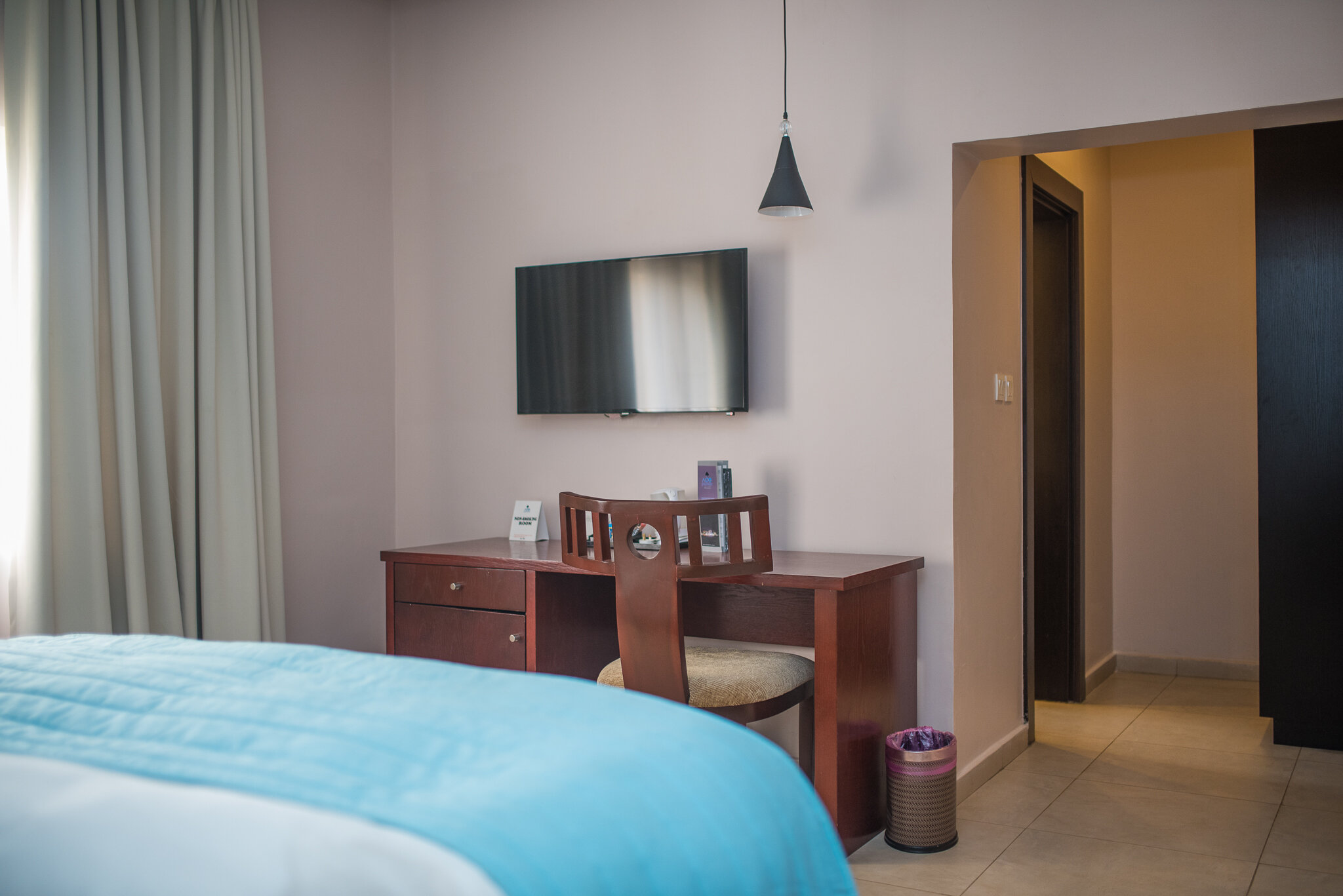 Single Deluxe King Bed