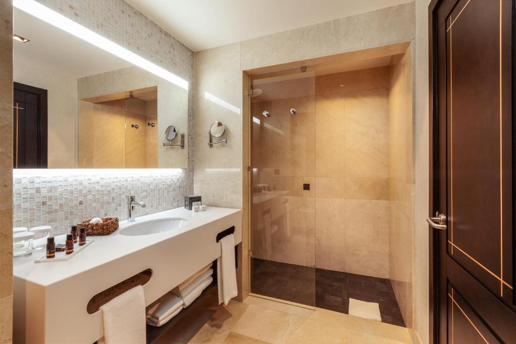 Double with Private Pool