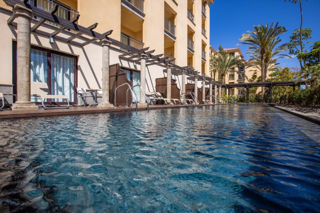 Double with Private Pool