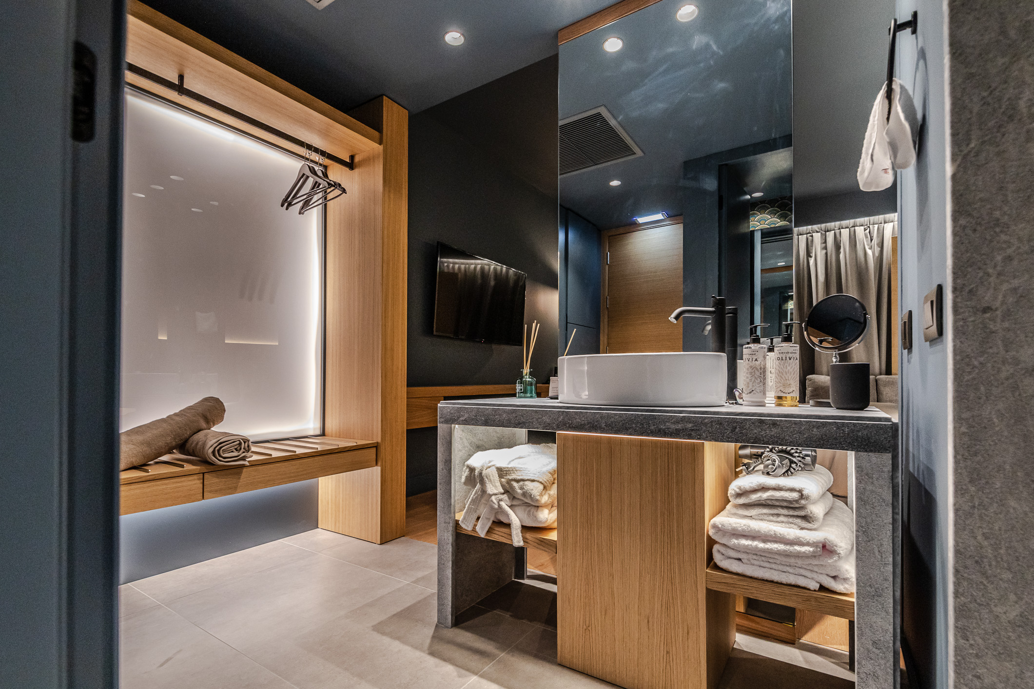 Double Deluxe Mountain View