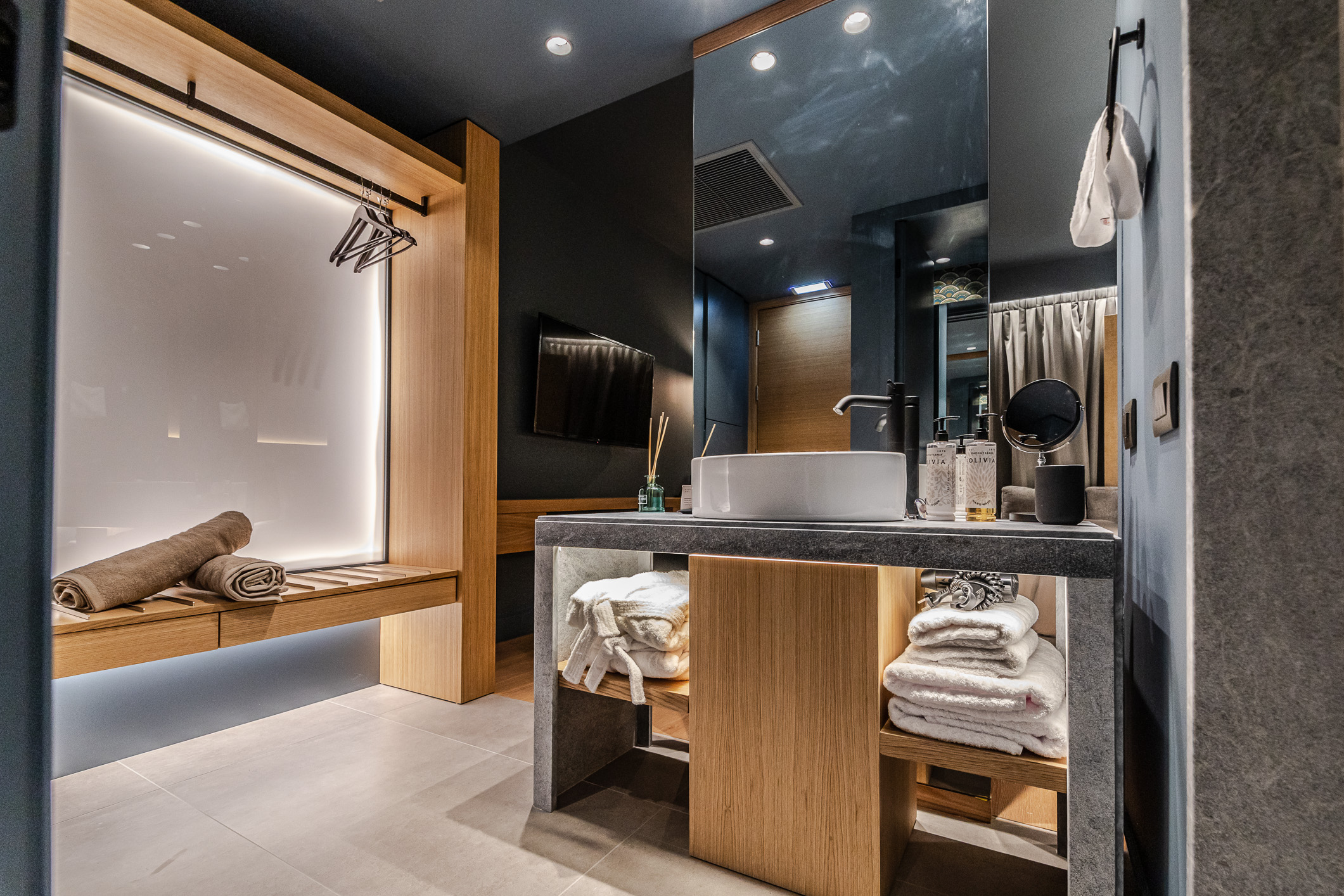 Double Deluxe Mountain View