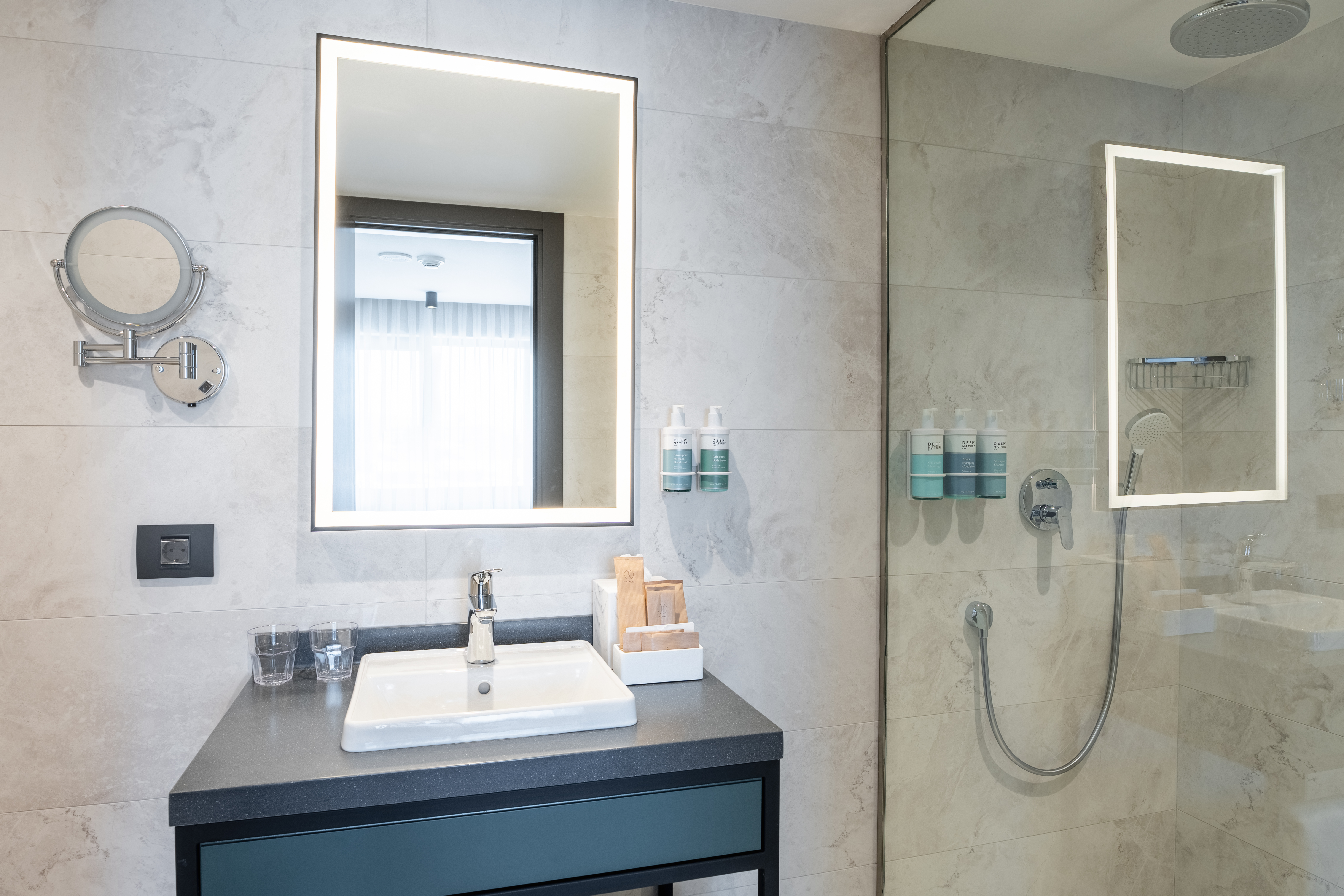 Family Room King Size Bed