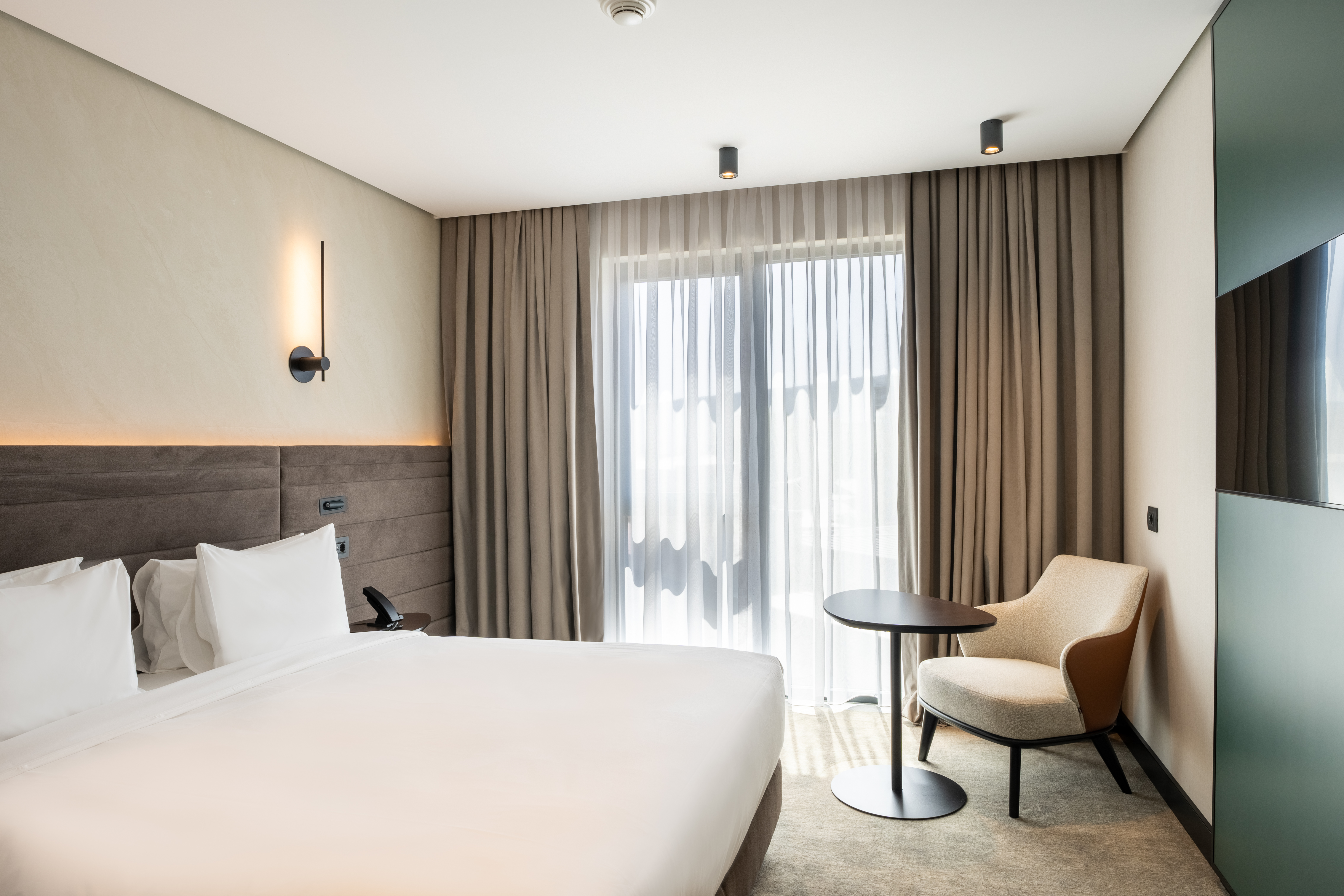 Double King Size Bed