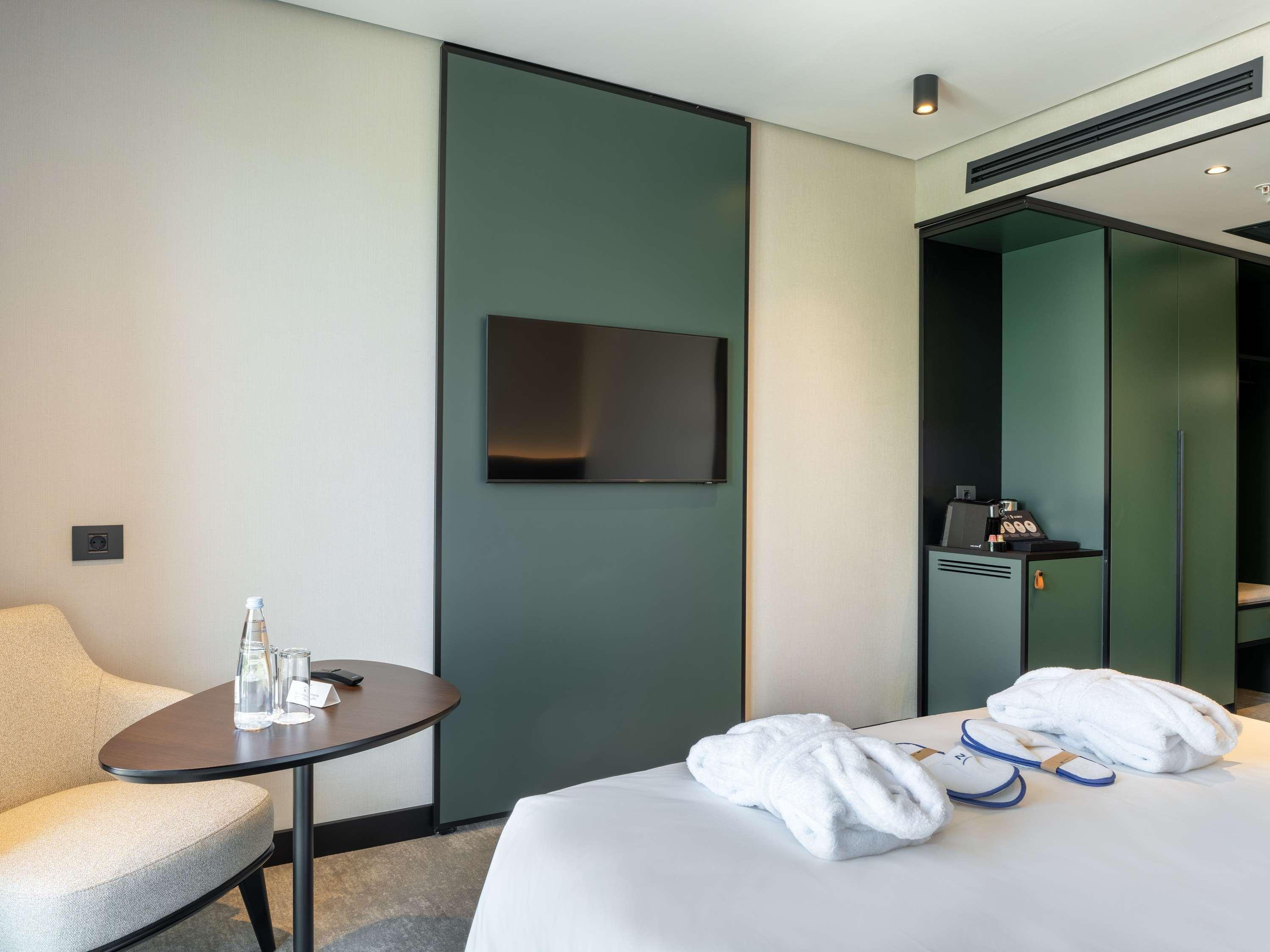 Double Executive King Bed