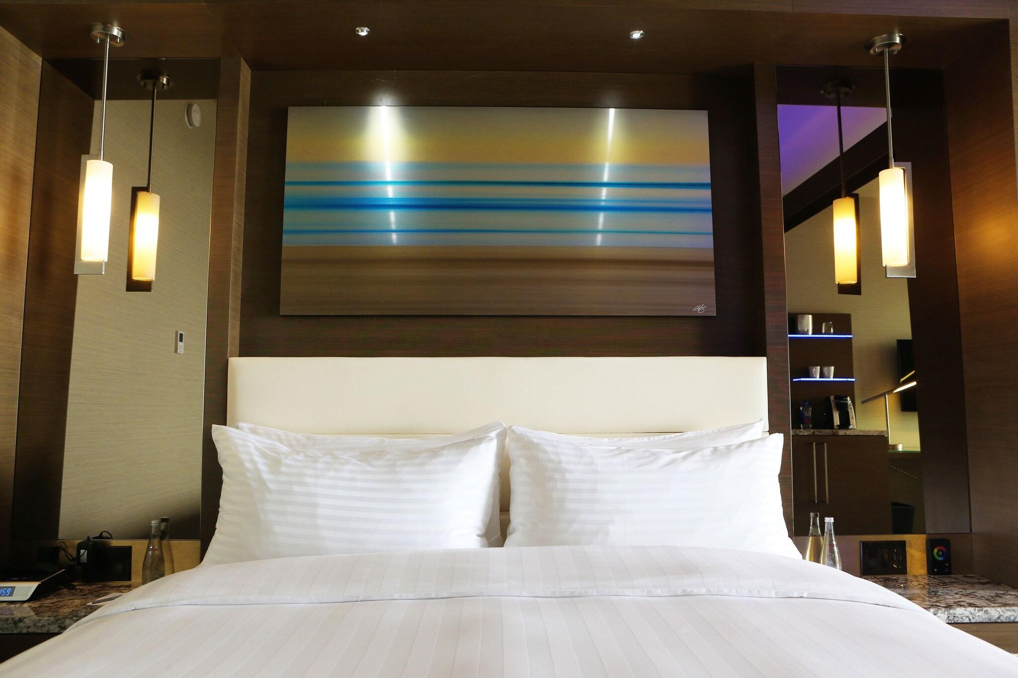 Suite Ocean View King Bed