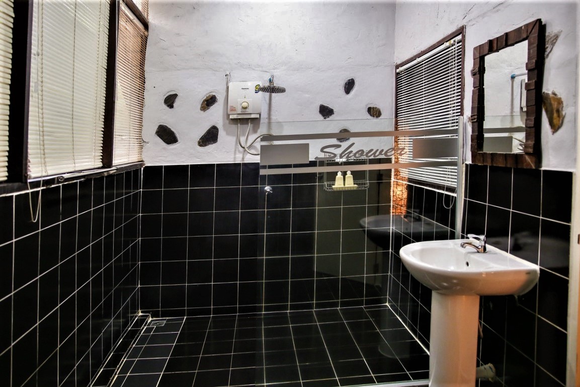 Villa Queen Size Bed