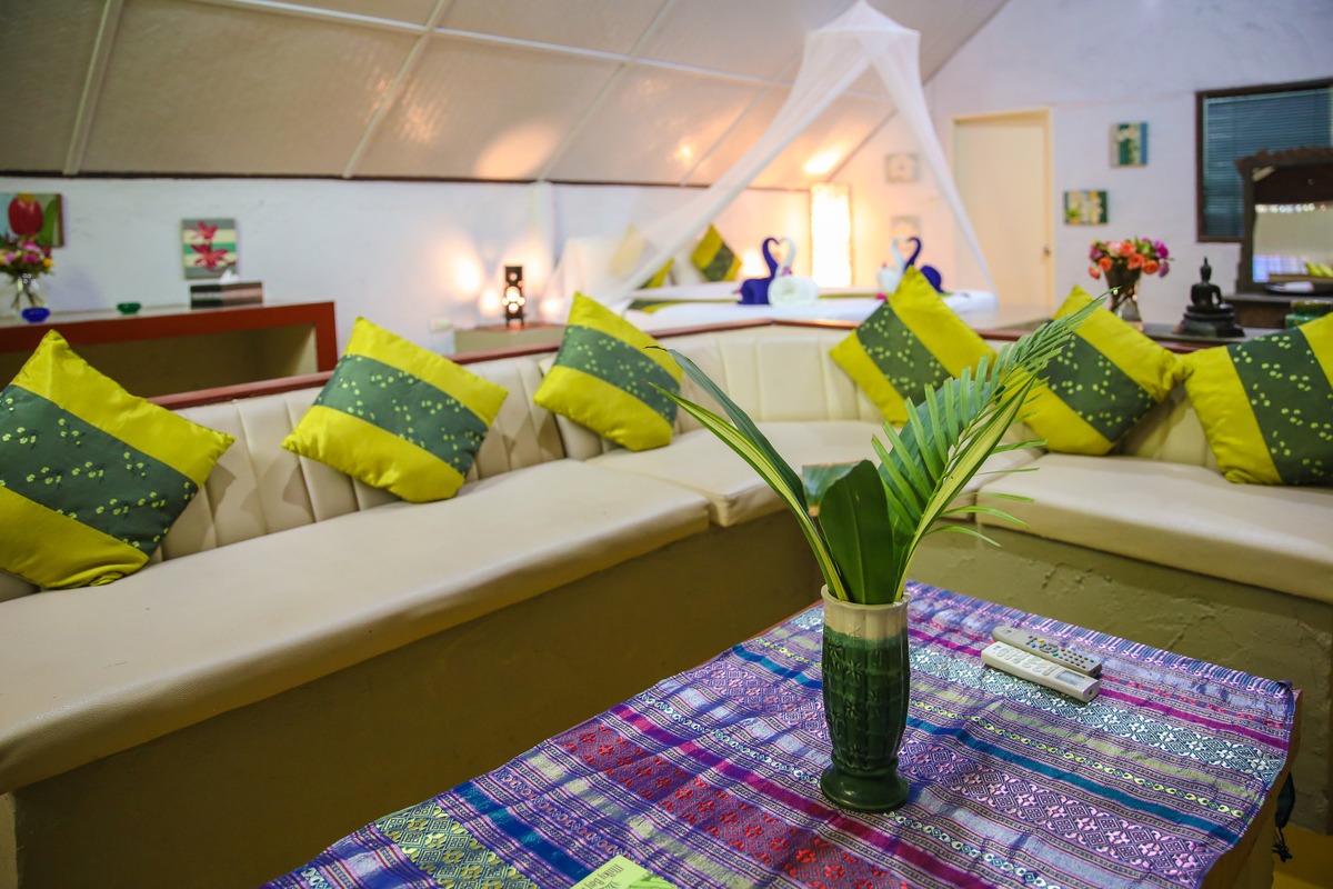 Villa Queen Size Bed