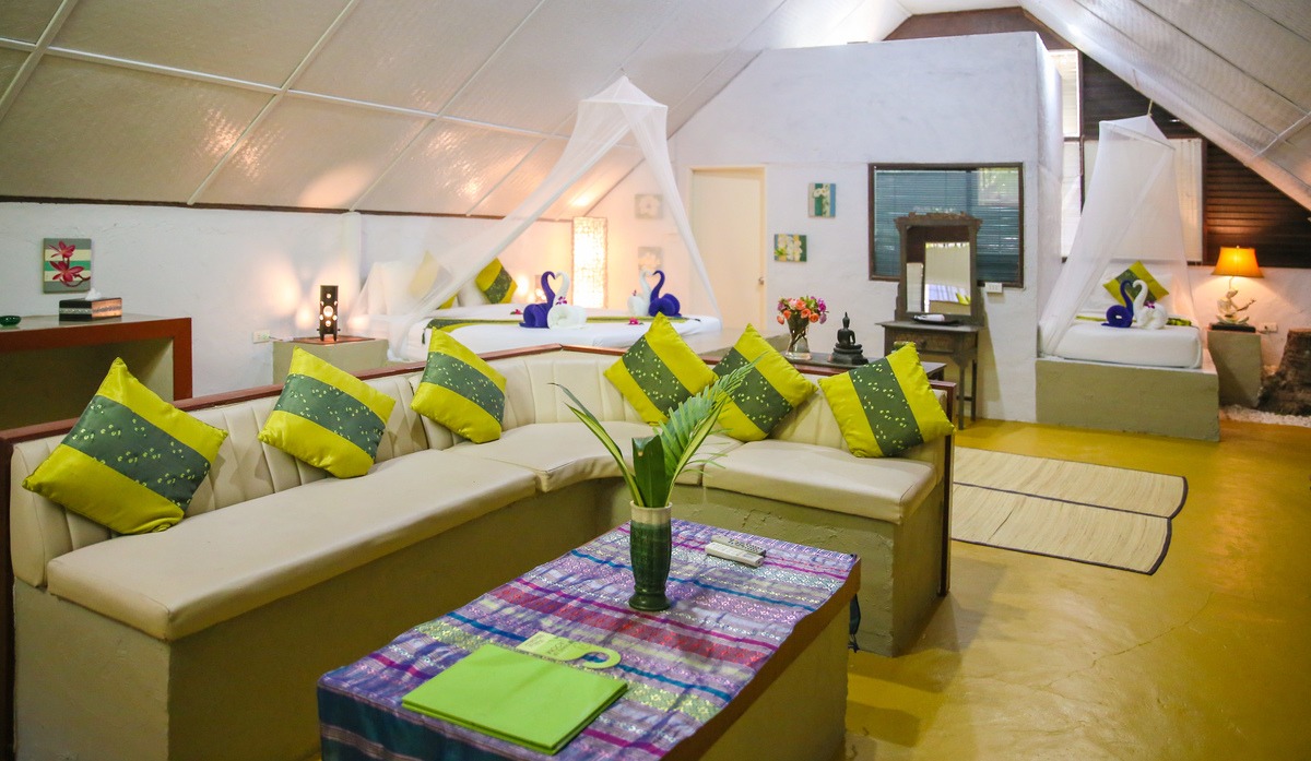 Villa Queen Size Bed