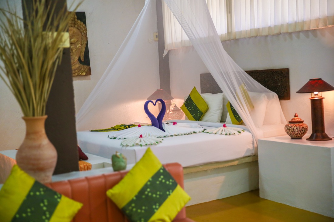 Studio Queen Size Bed