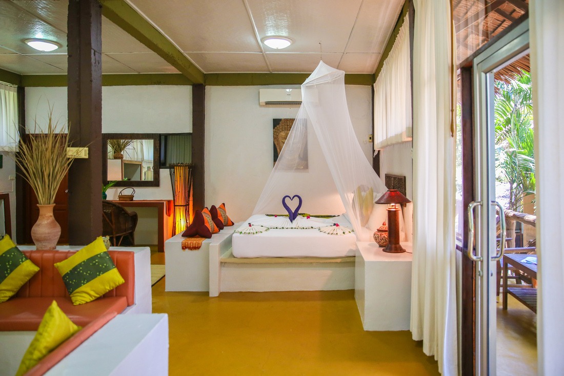 Studio Queen Size Bed