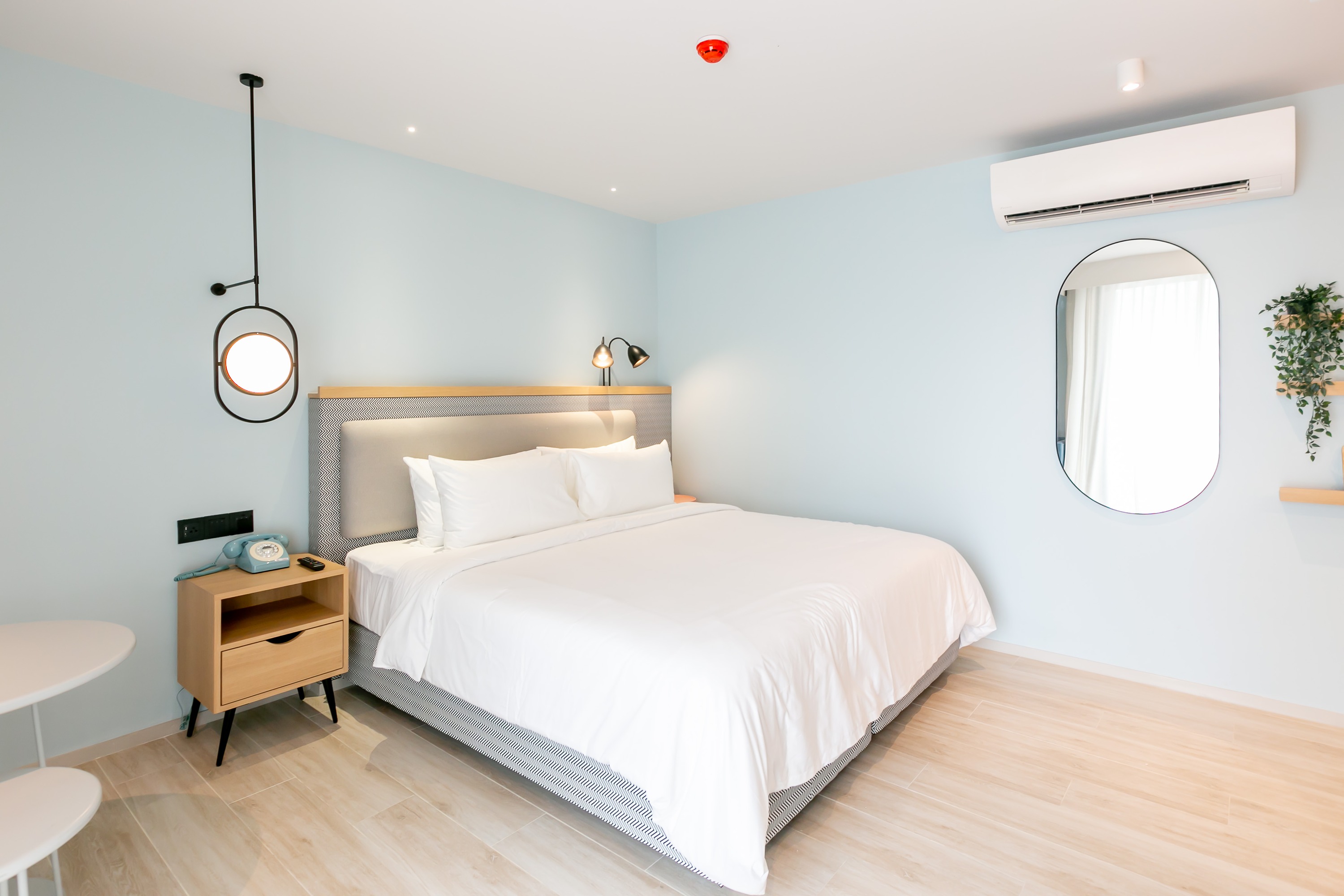 Studio King Size Bed