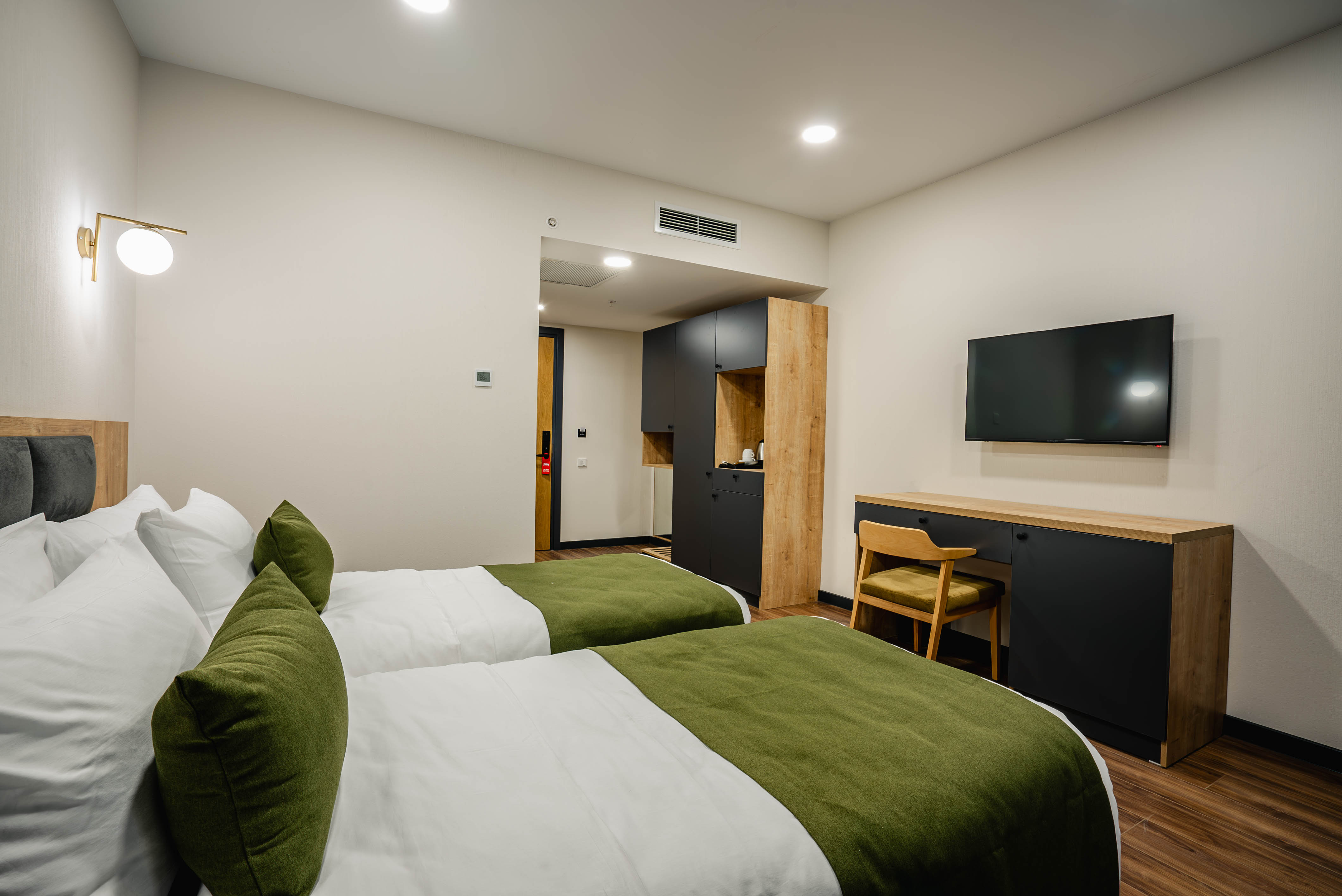 Double or Twin Standard