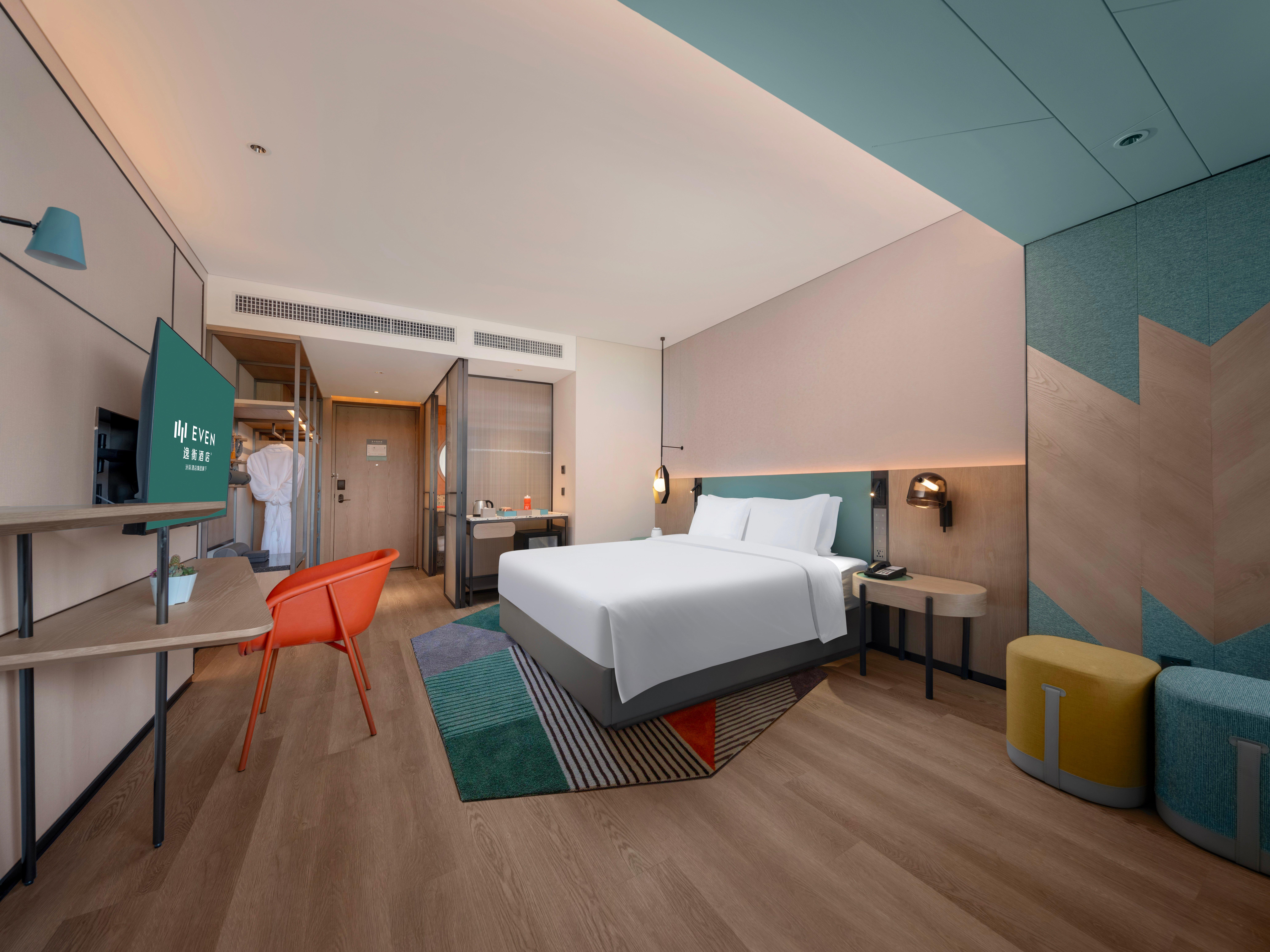 Double Accessible King Size Bed