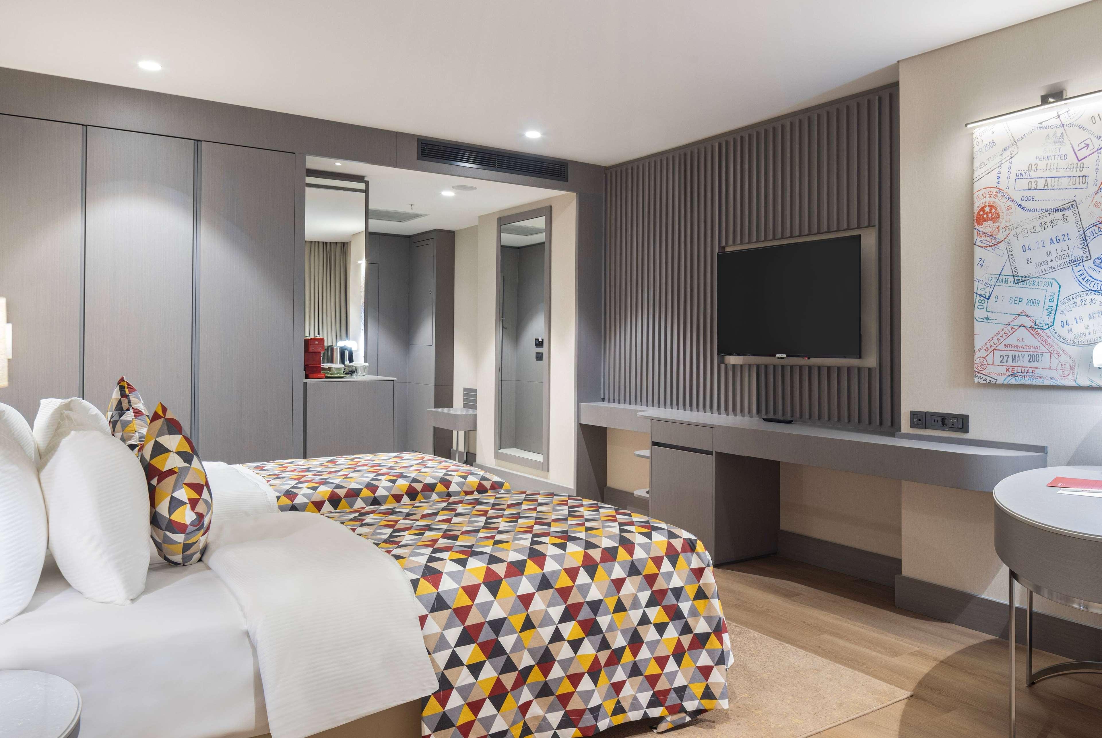 Twin Executive Sea View