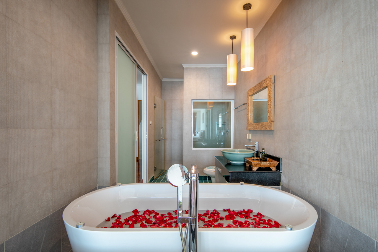 Double Deluxe King Bed