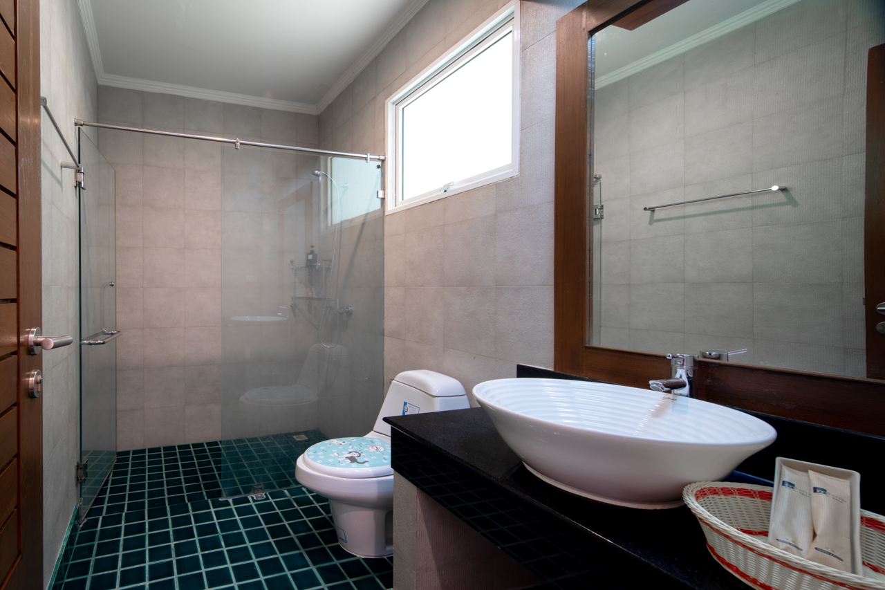 Double Deluxe King Bed