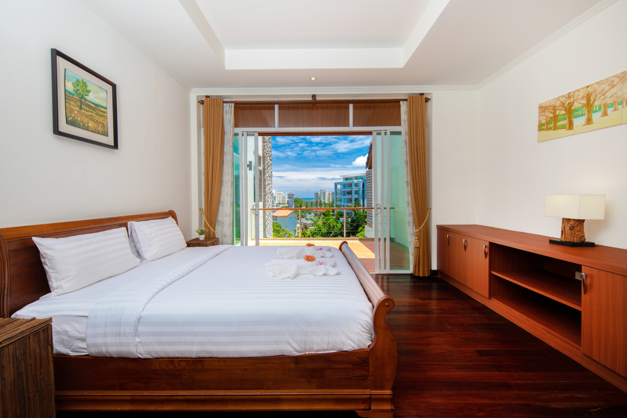 Double Deluxe King Bed