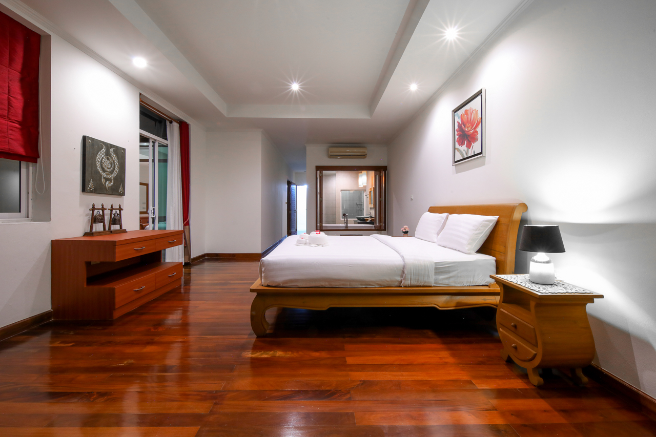 Double Deluxe King Bed