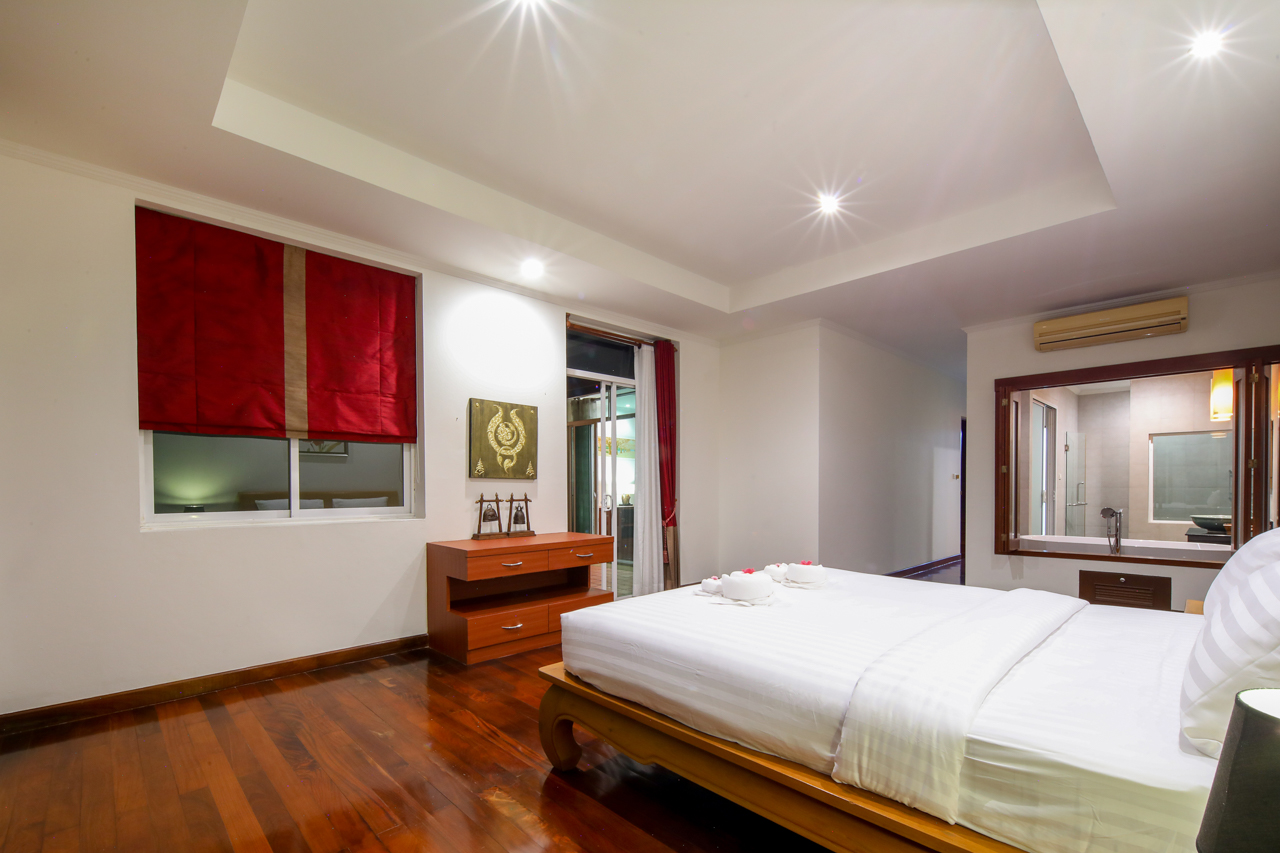 Double Deluxe King Bed