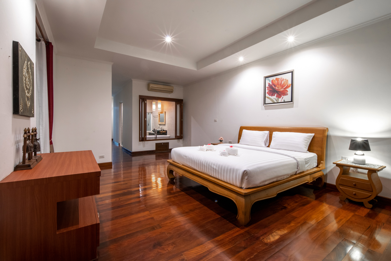 Double Deluxe King Bed