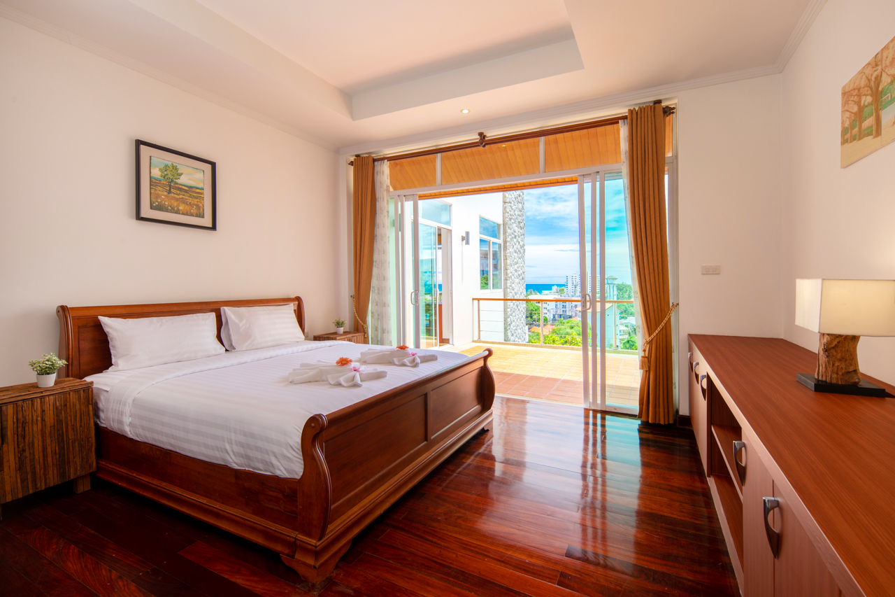 Double Deluxe King Bed