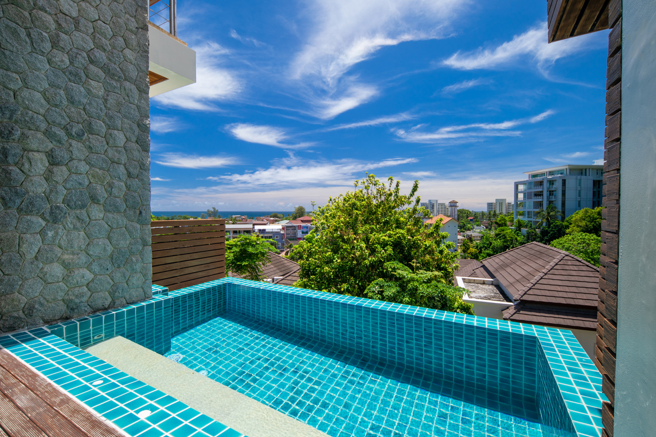 Double Deluxe King Bed