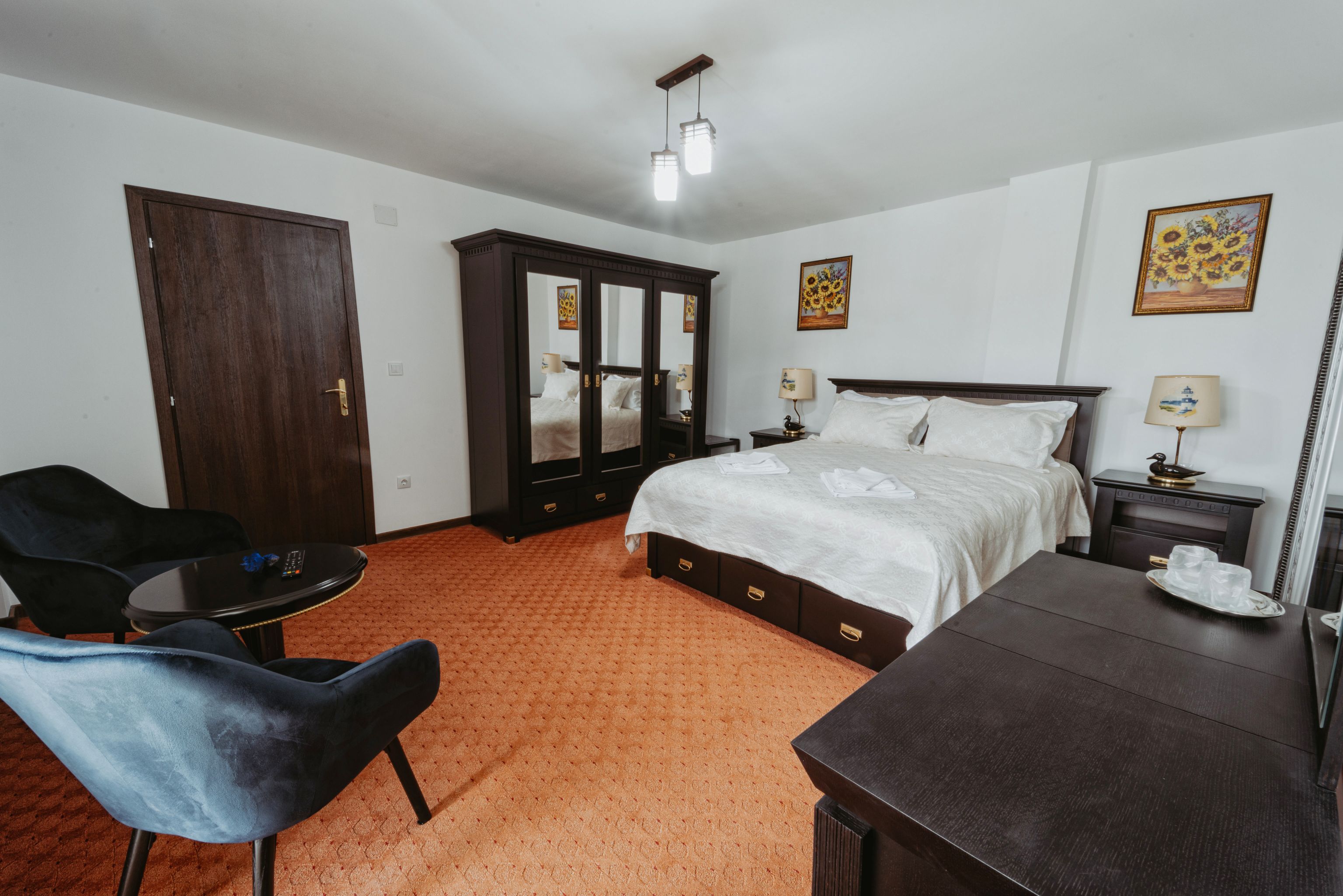 Double Deluxe King Bed