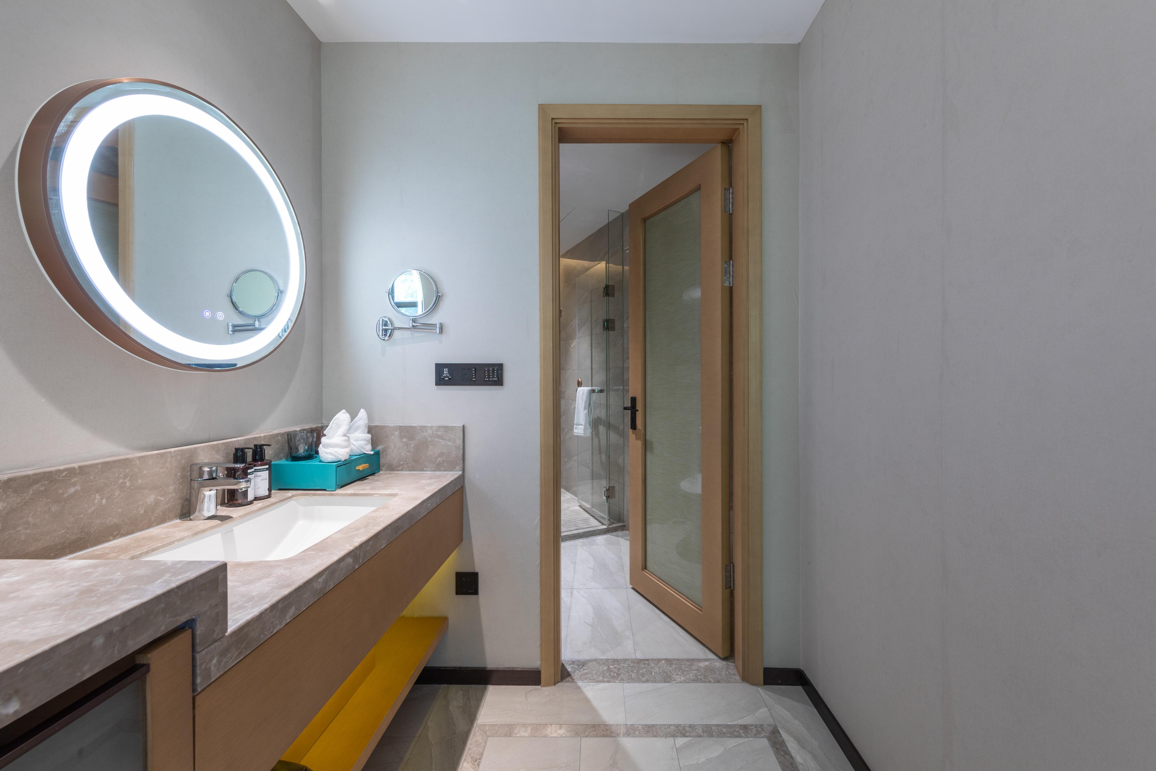 Double Inner-superior